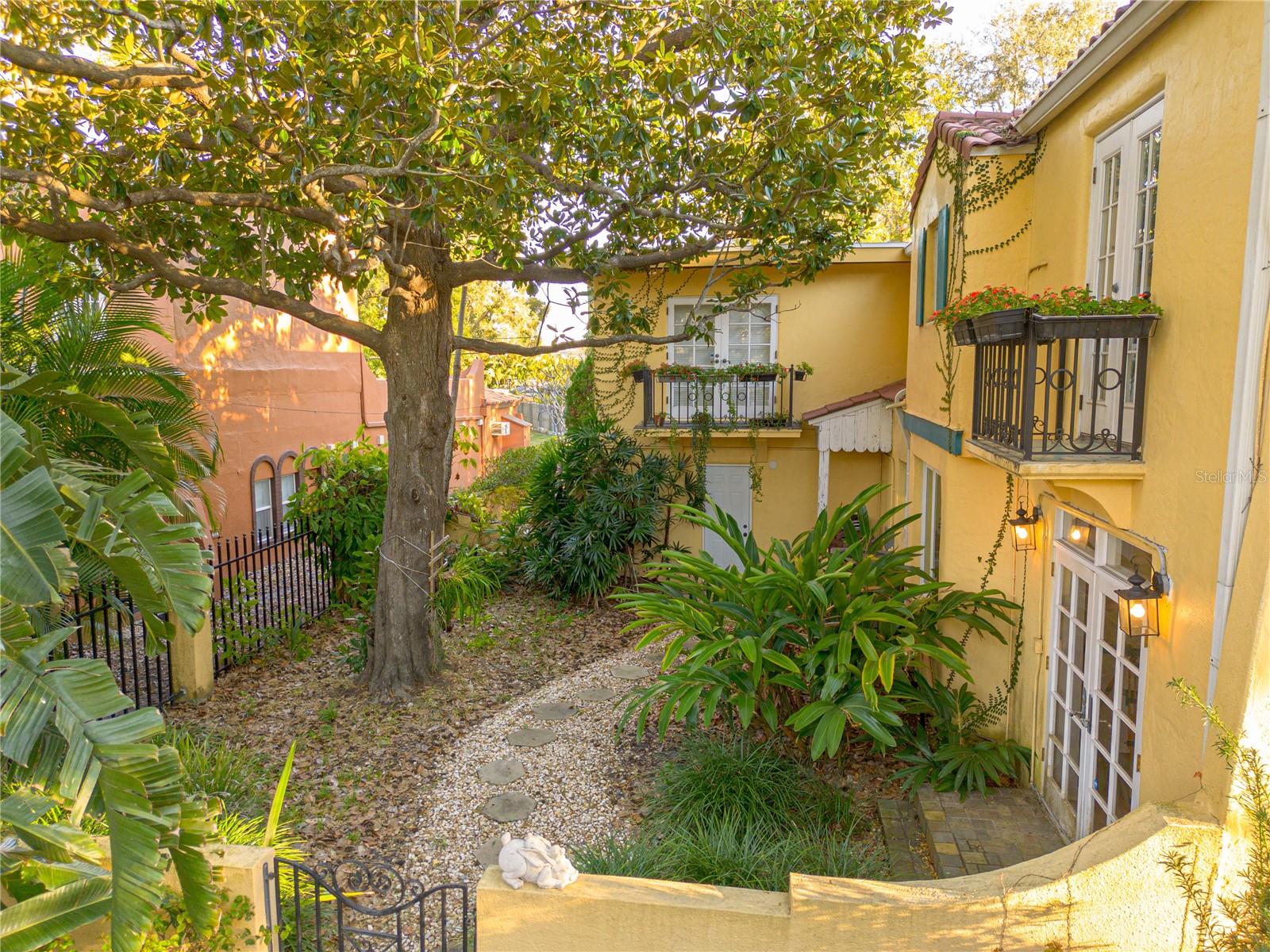 Image 44 of 54 For 438 Villagrande Avenue S