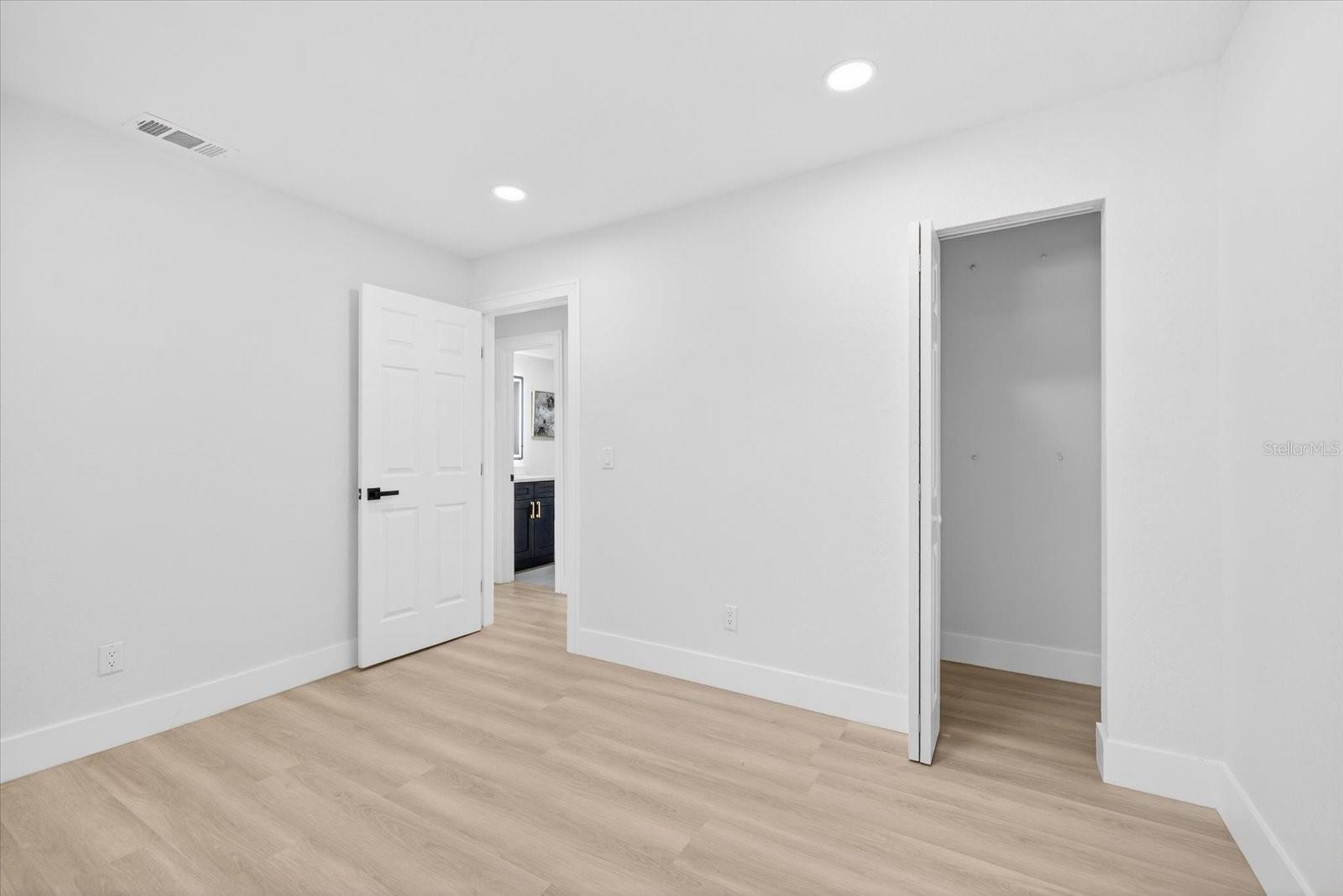 Image 21 of 32 For 6403 Elliot Drive