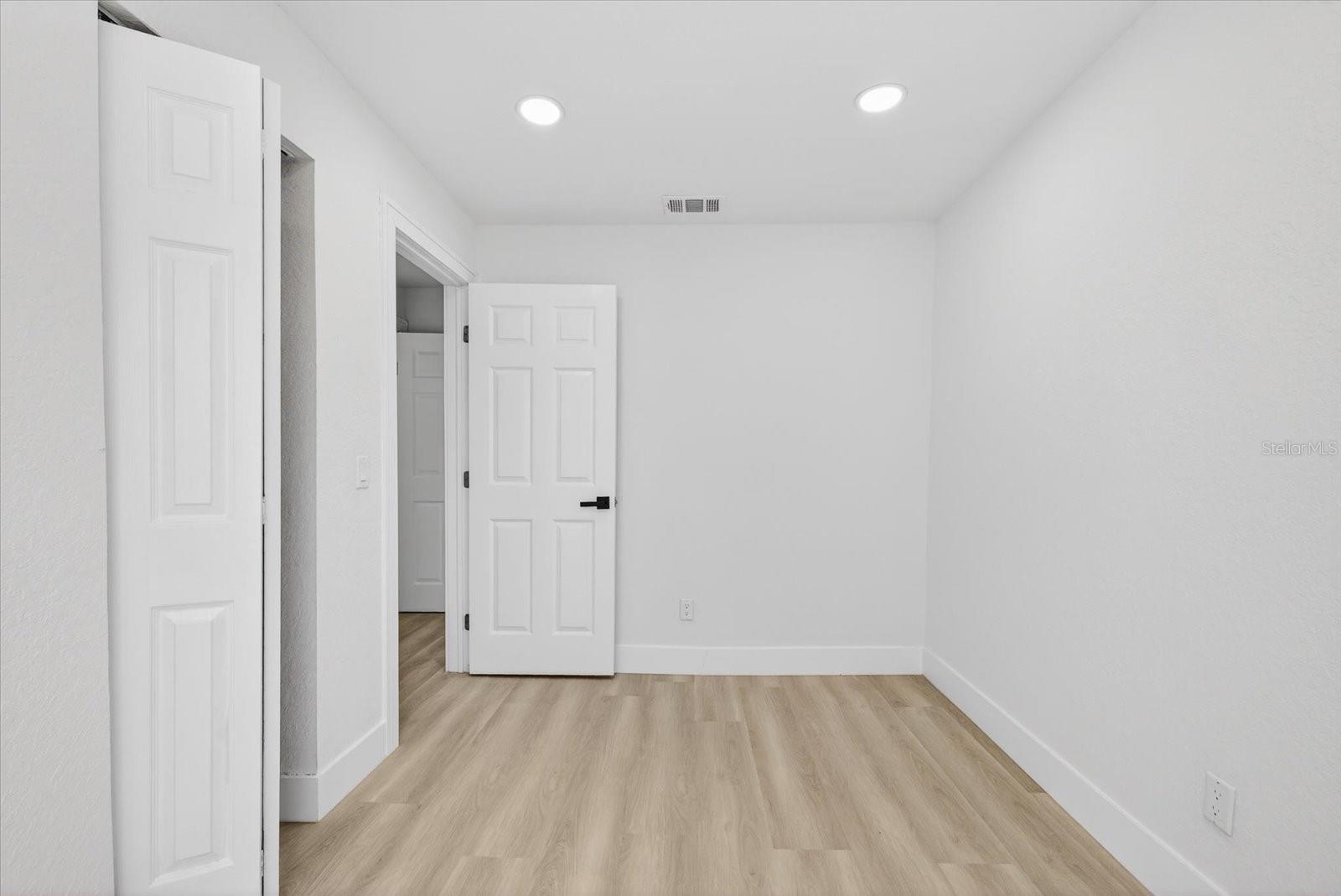 Image 22 of 32 For 6403 Elliot Drive