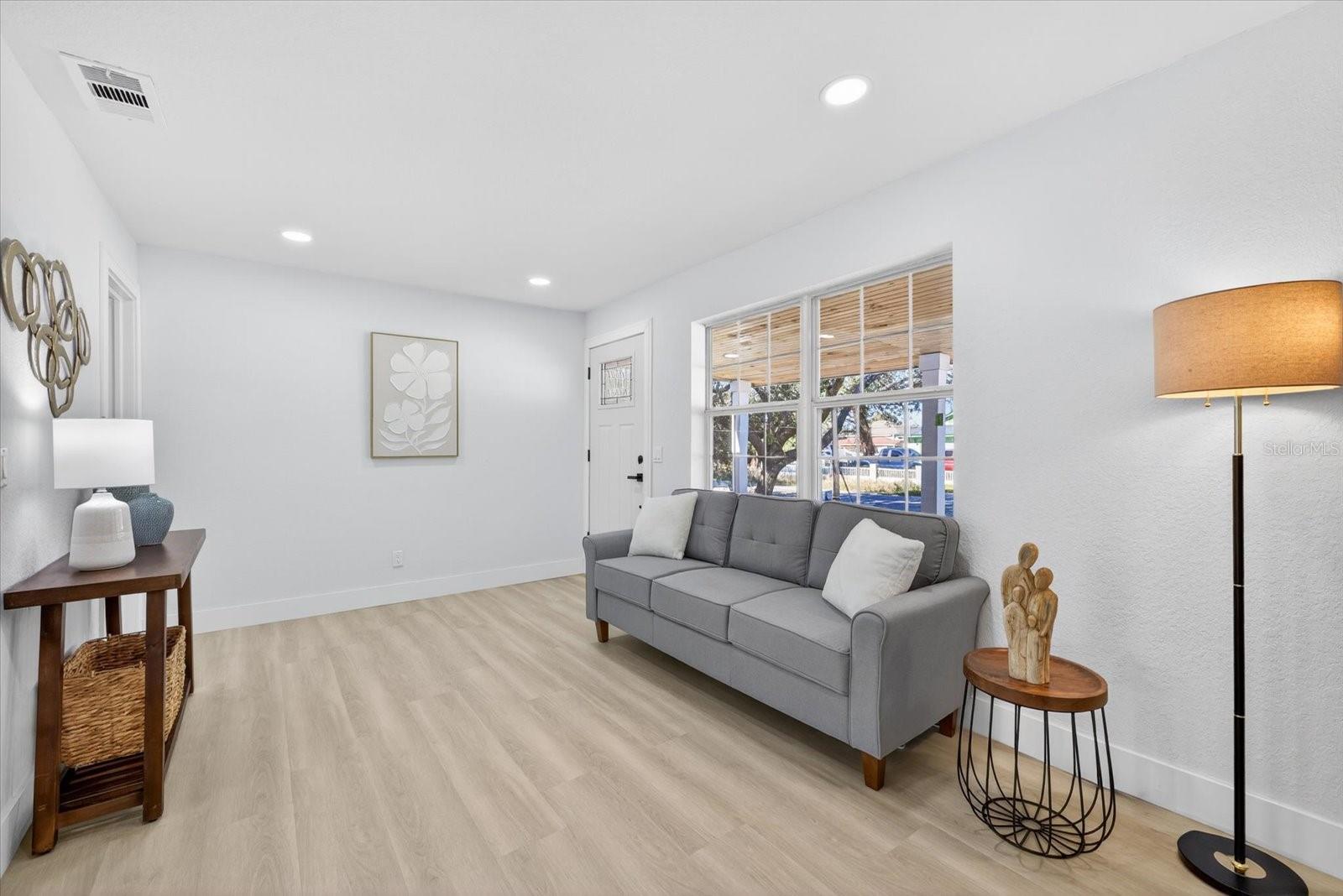 Image 7 of 32 For 6403 Elliot Drive