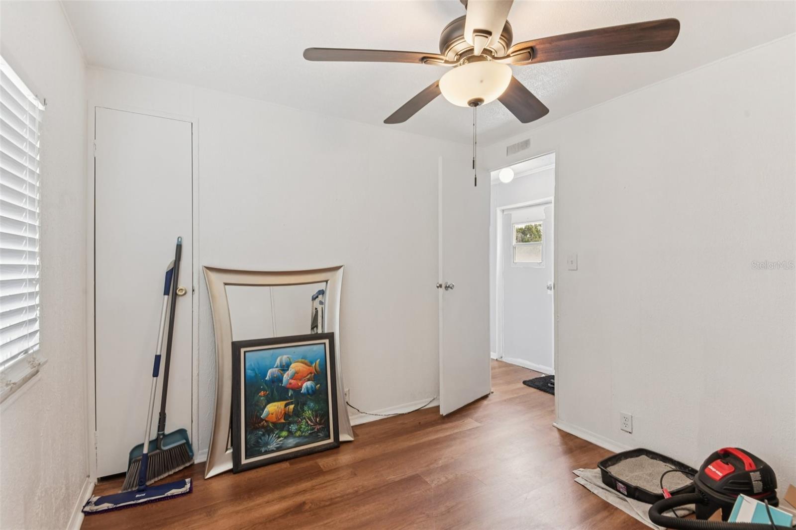 Image 17 of 29 For 13228 Lauderdale Street