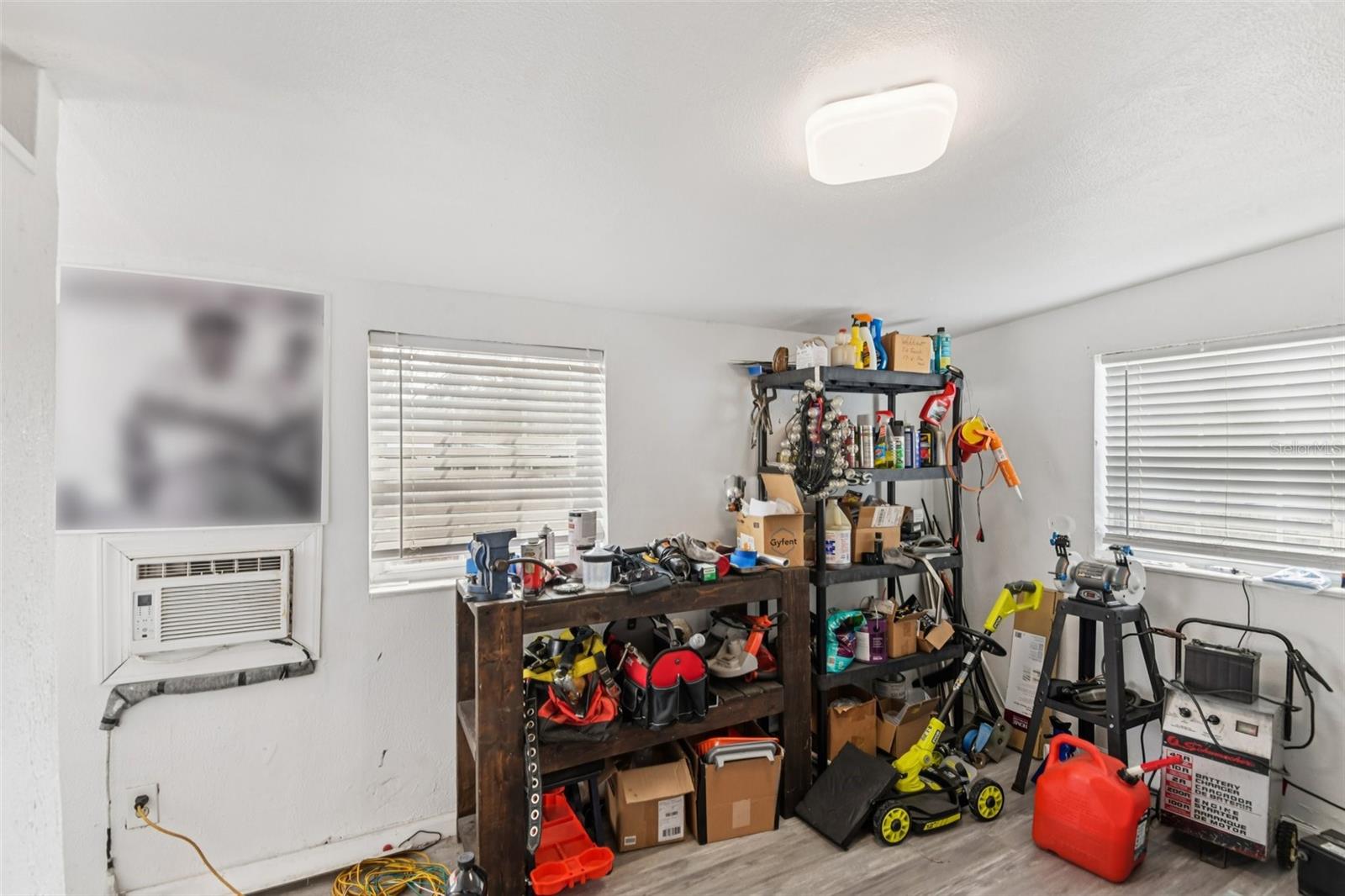 Image 18 of 29 For 13228 Lauderdale Street