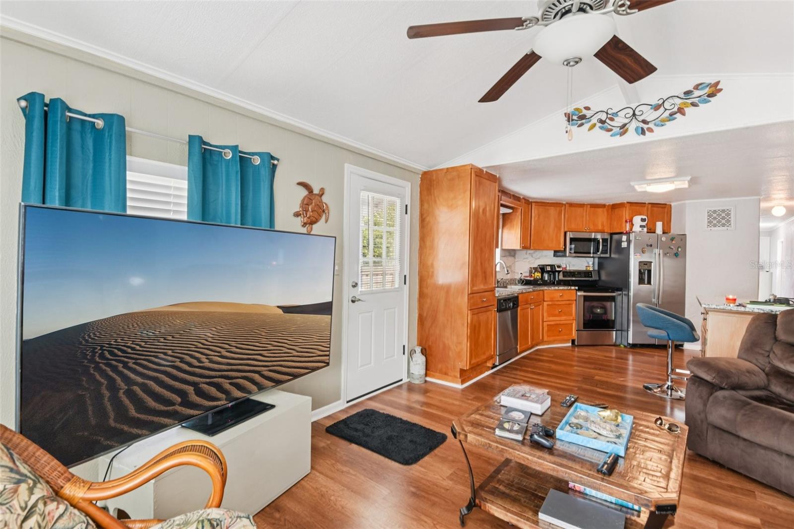 Image 6 of 29 For 13228 Lauderdale Street