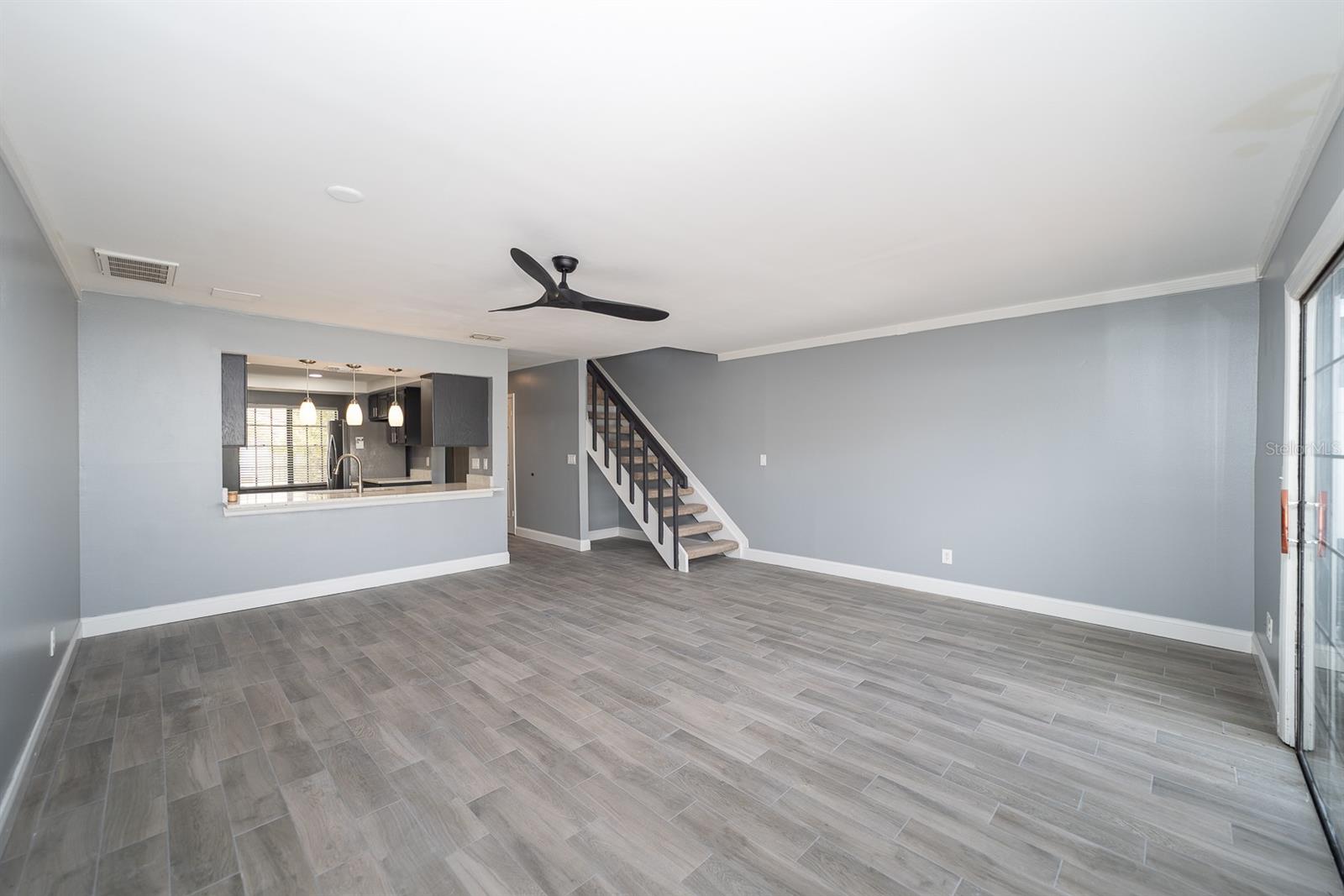 Image 18 of 29 For 16076 Dawnview Drive