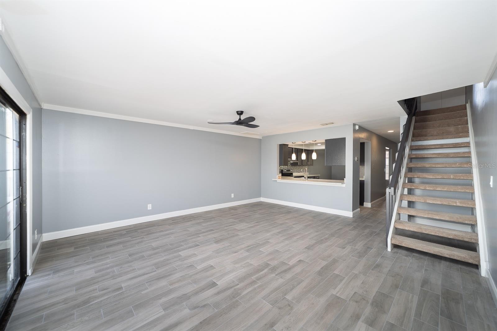 Image 19 of 29 For 16076 Dawnview Drive