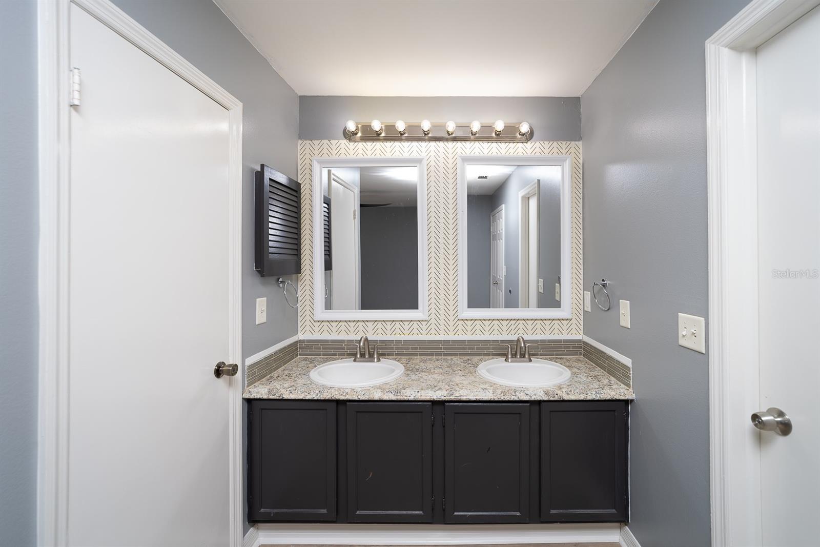 Image 24 of 29 For 16076 Dawnview Drive