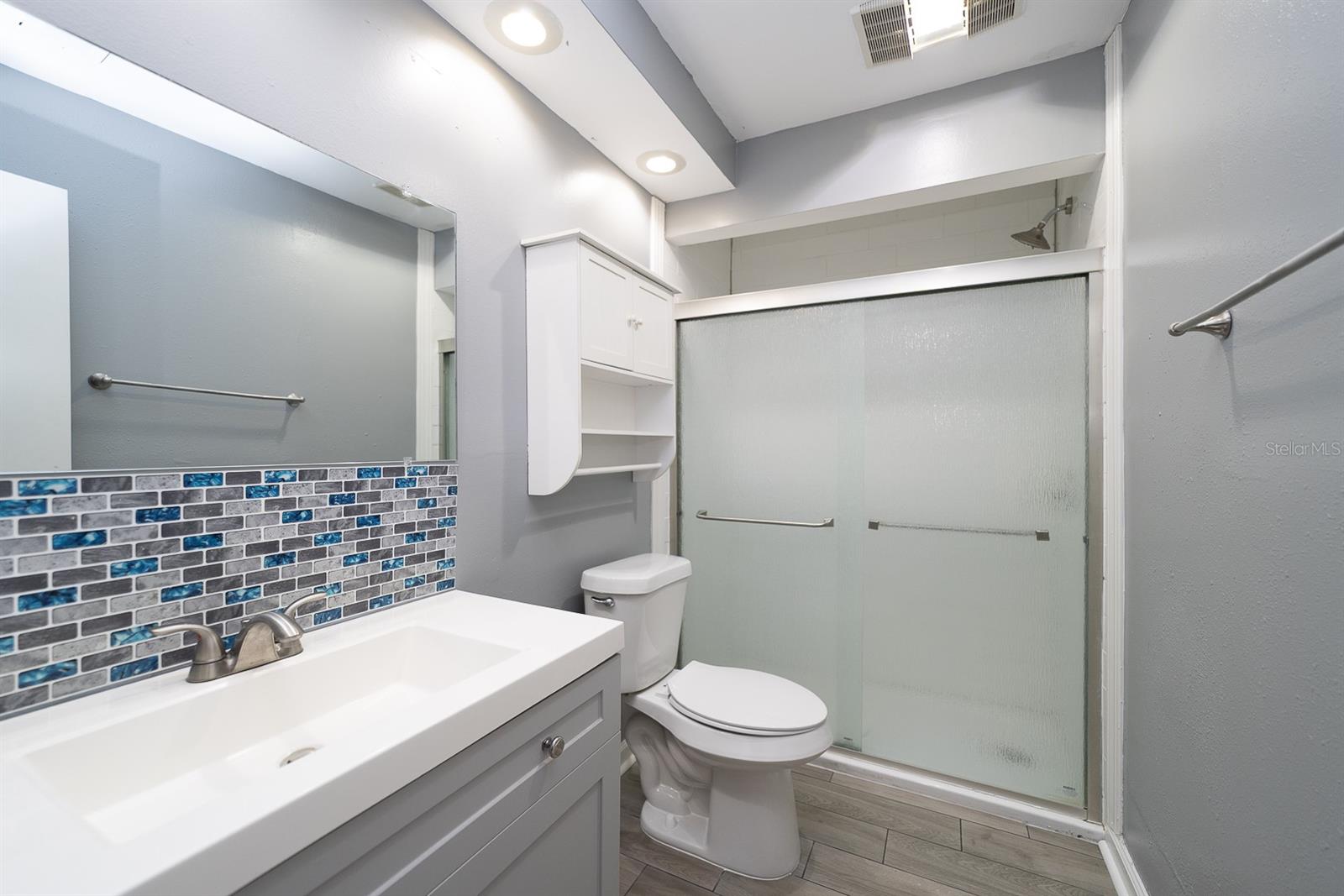 Image 28 of 29 For 16076 Dawnview Drive