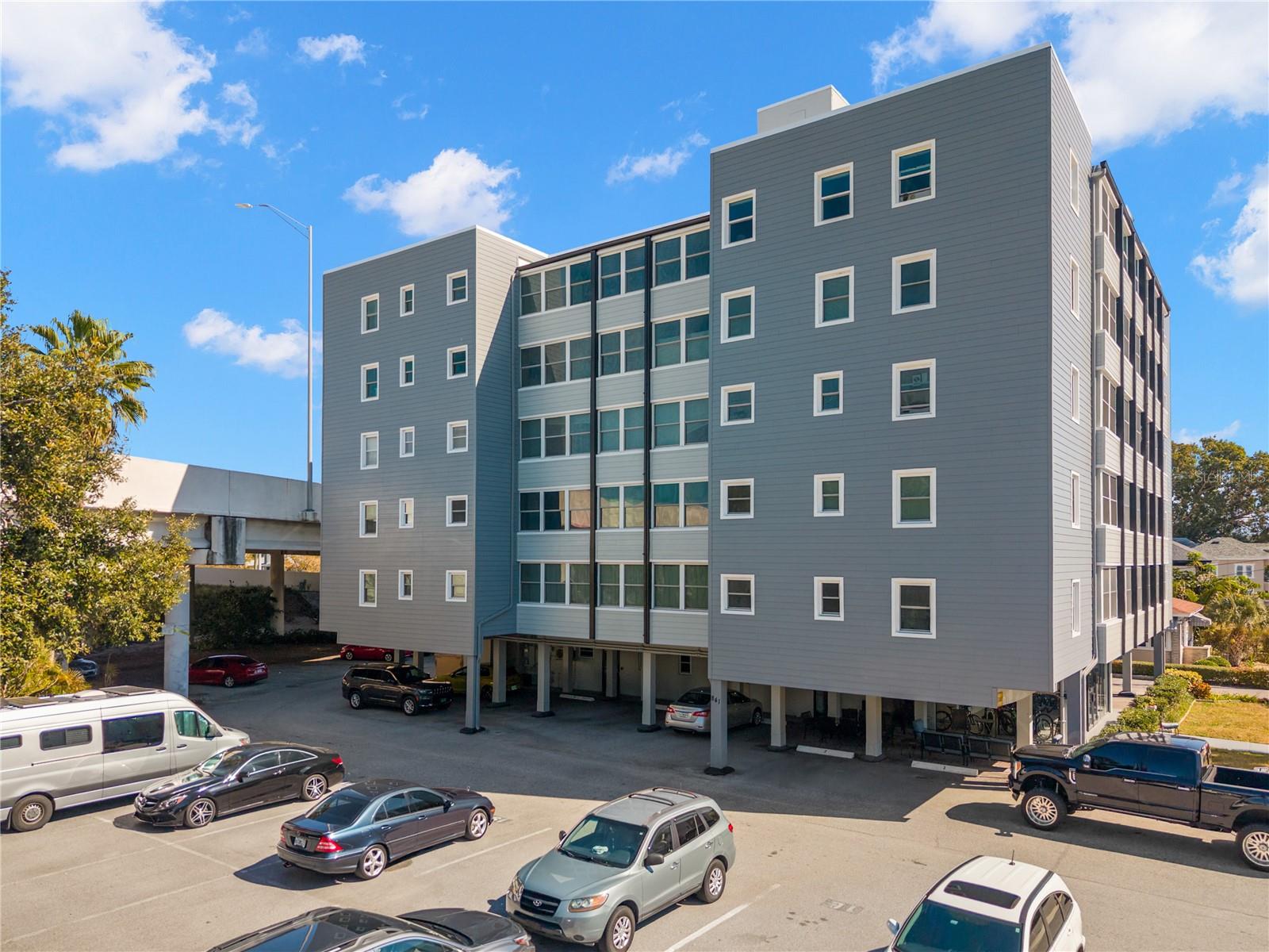 Image 2 of 31 For 841 4th Avenue N 53