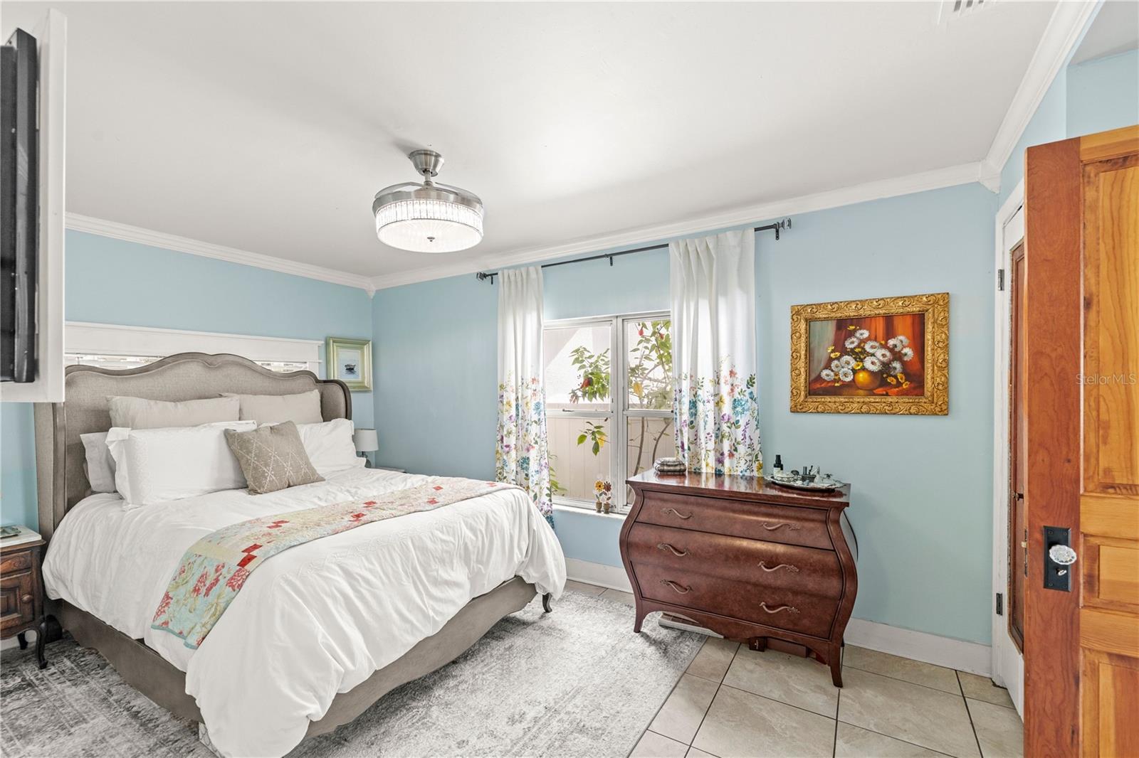 Listing photo id 10 for 3704 Platt Street