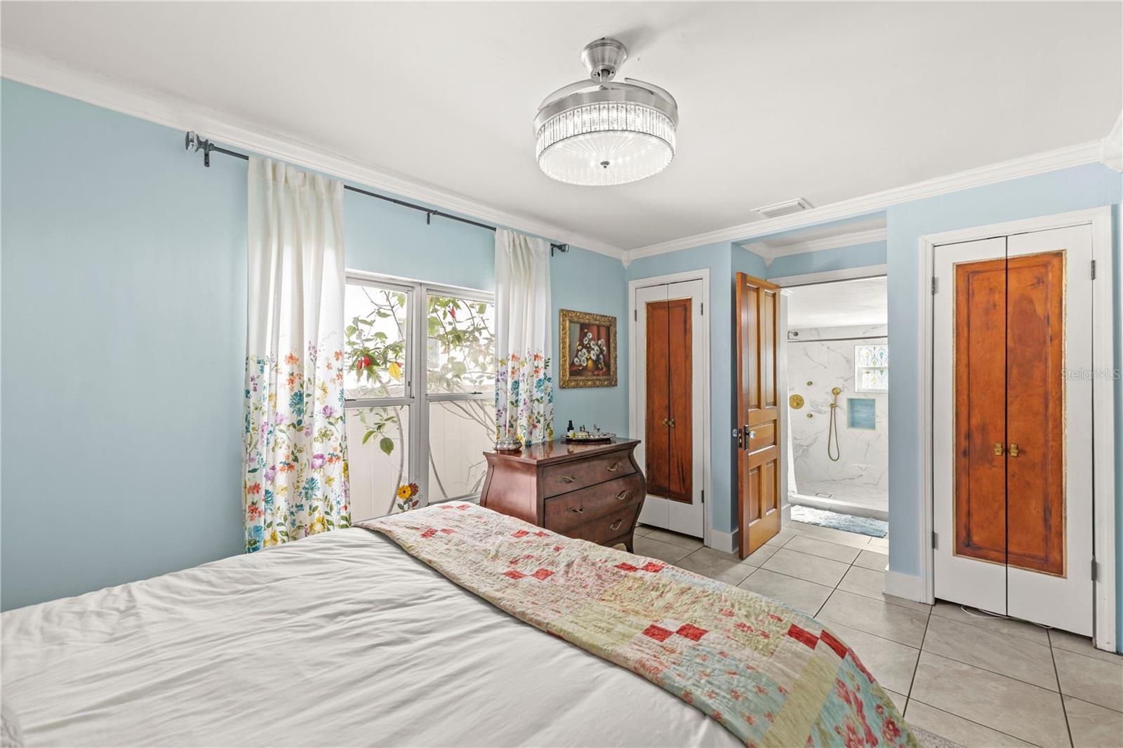 Listing photo id 12 for 3704 Platt Street