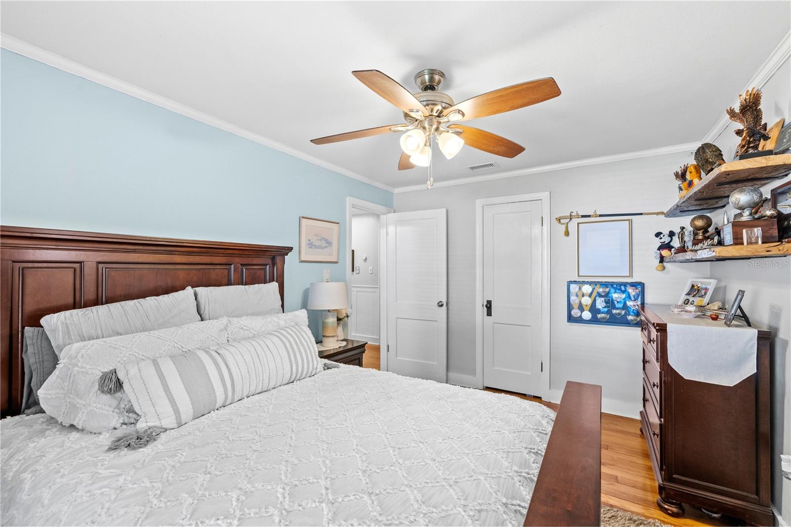 Listing photo id 15 for 3704 Platt Street