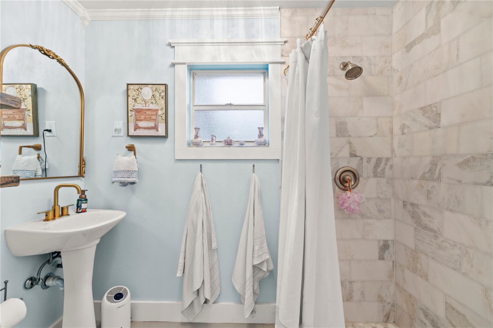 Listing photo id 18 for 3704 Platt Street