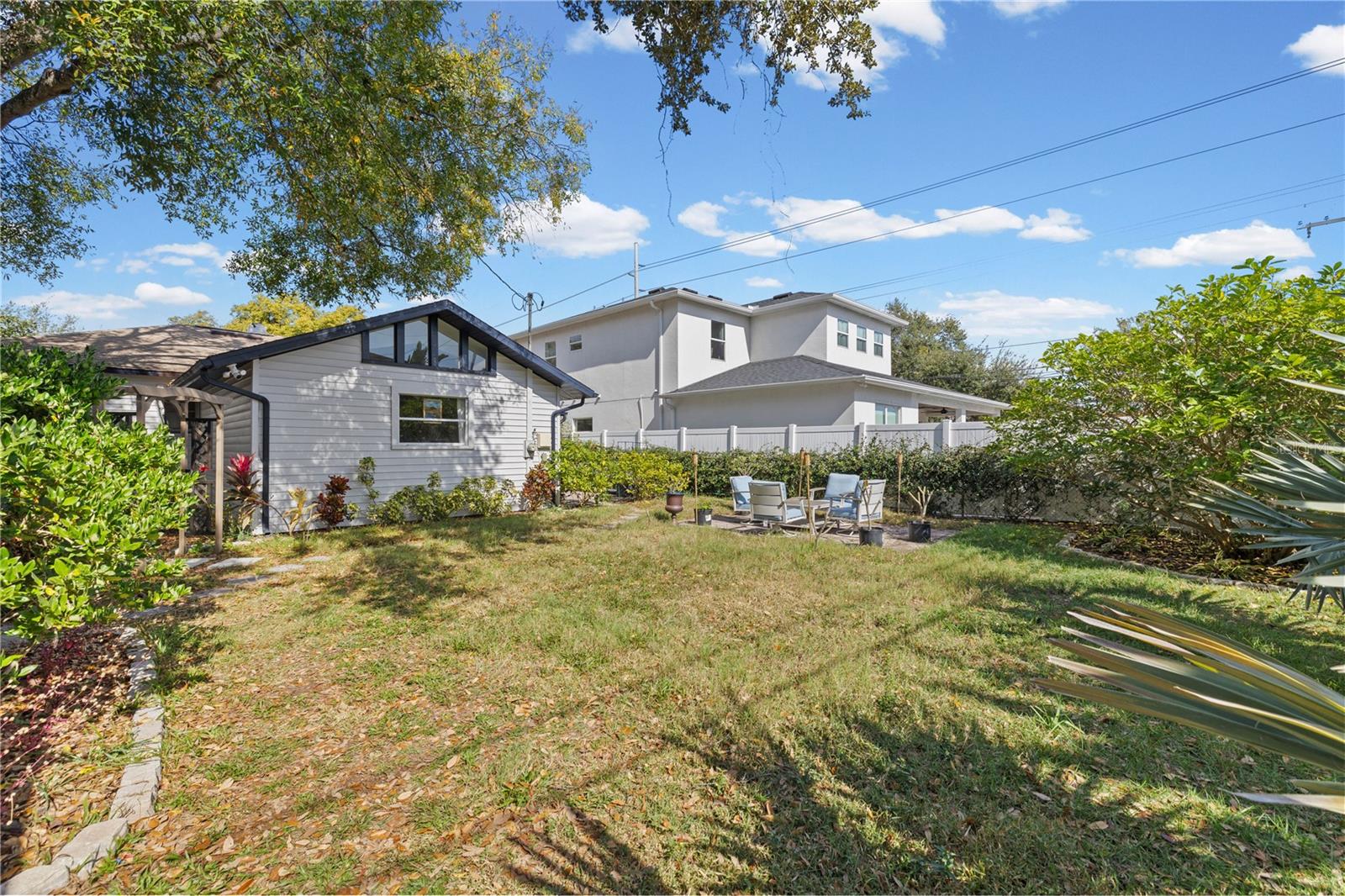 Listing photo id 25 for 3704 Platt Street