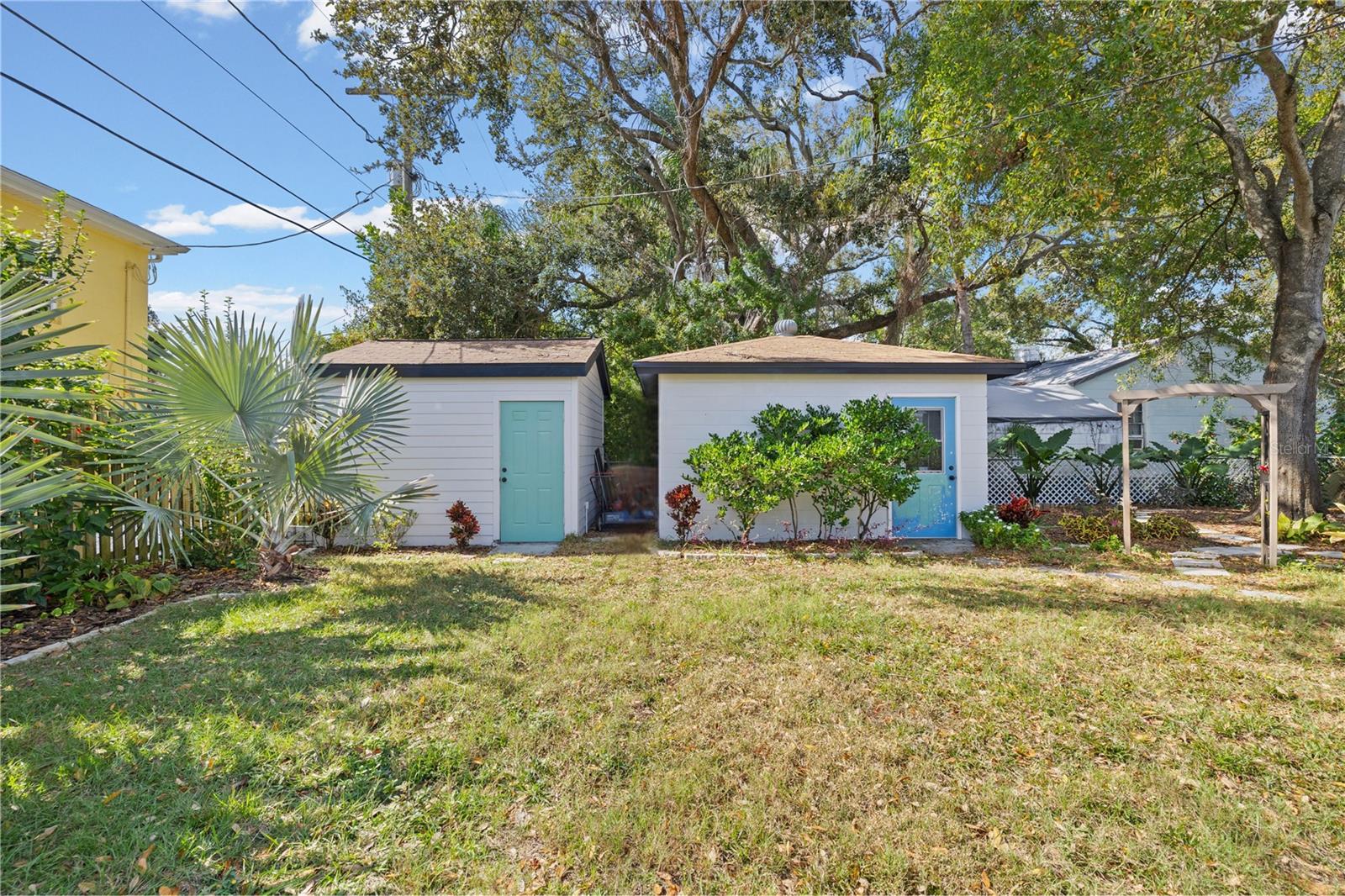 Listing photo id 26 for 3704 Platt Street