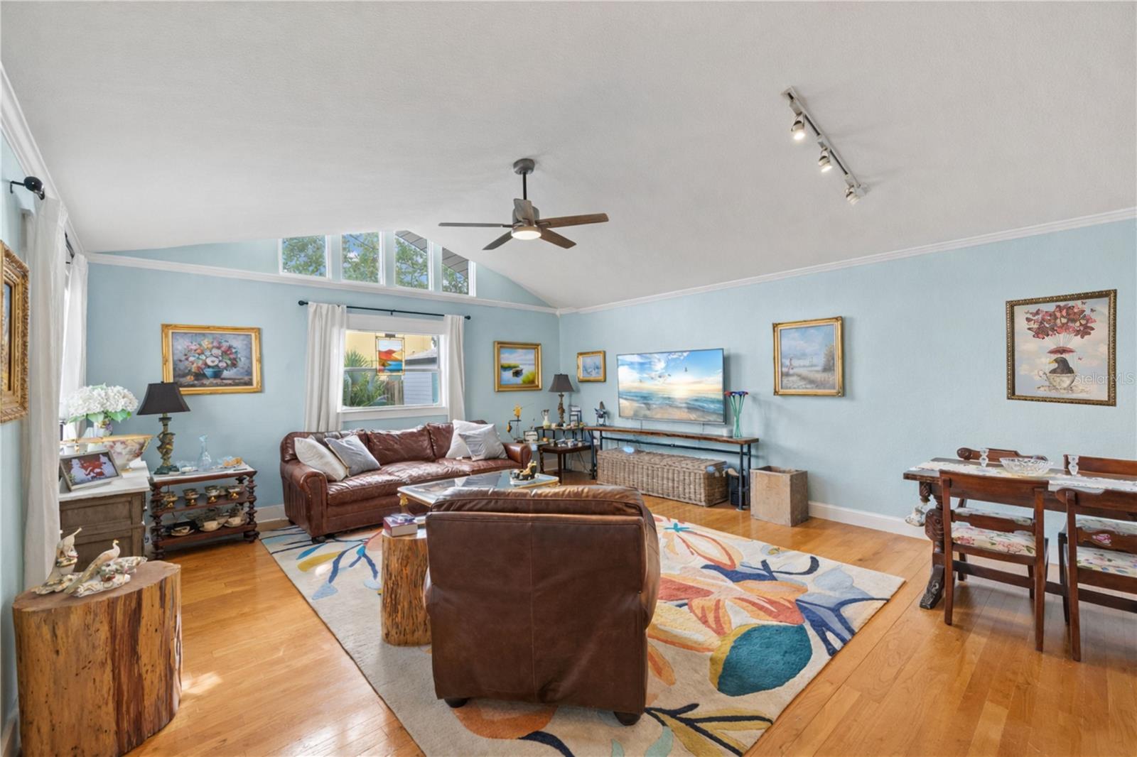 Listing photo id 2 for 3704 Platt Street