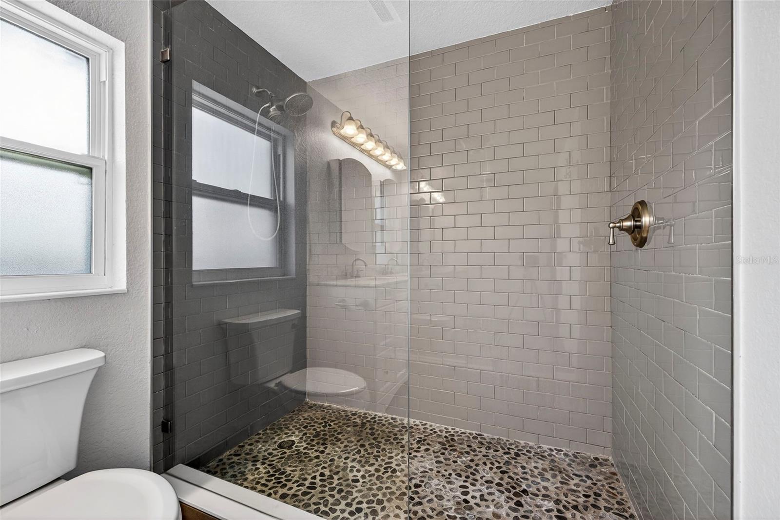 Image 17 of 30 For 1210 46th Avenue N