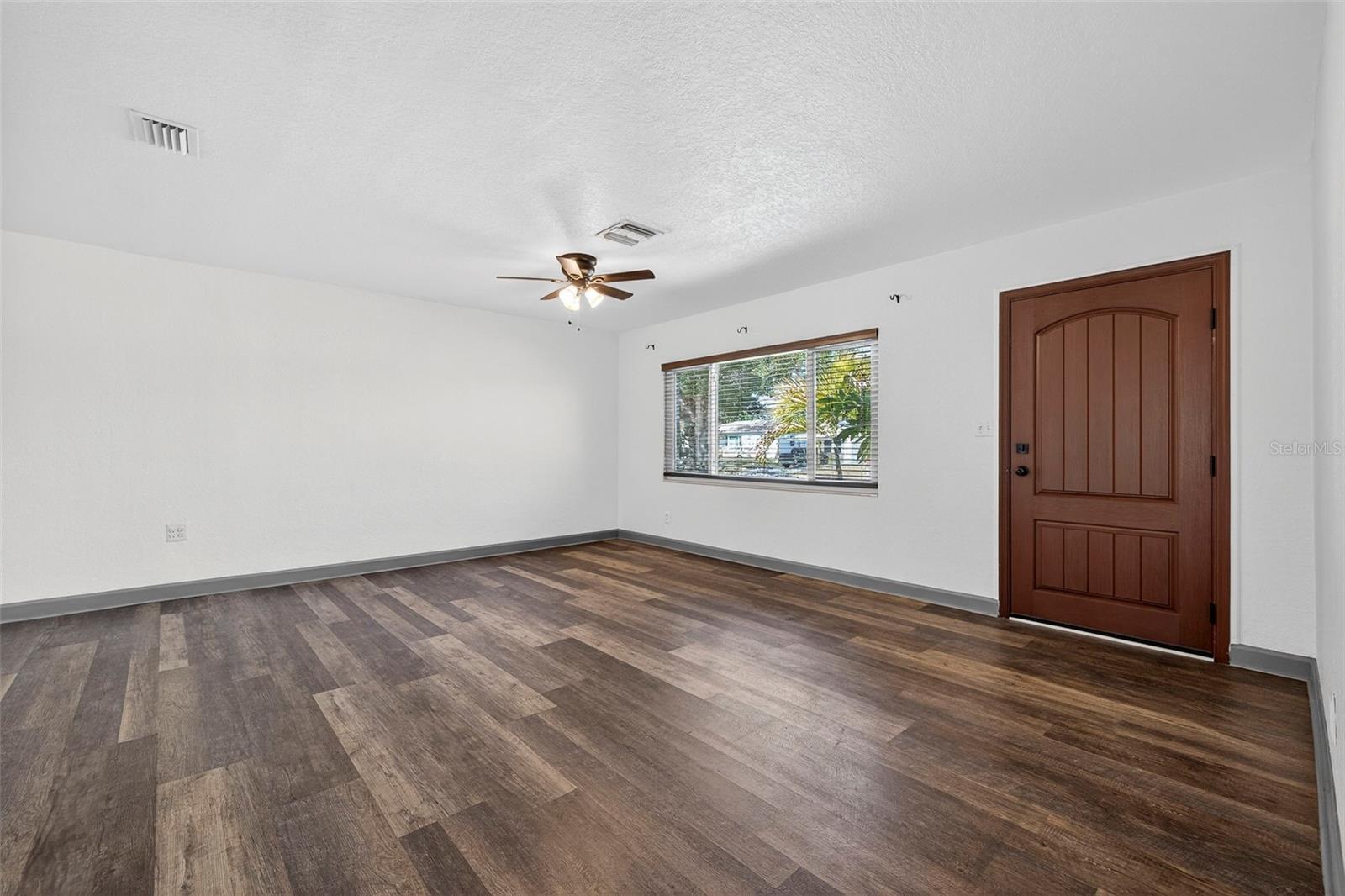 Image 4 of 30 For 1210 46th Avenue N