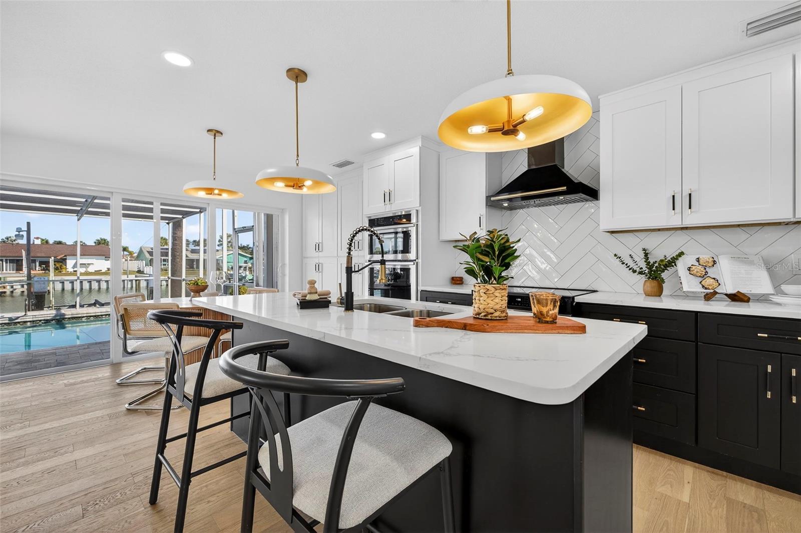 Listing photo id 15 for 4426 43rd Street S