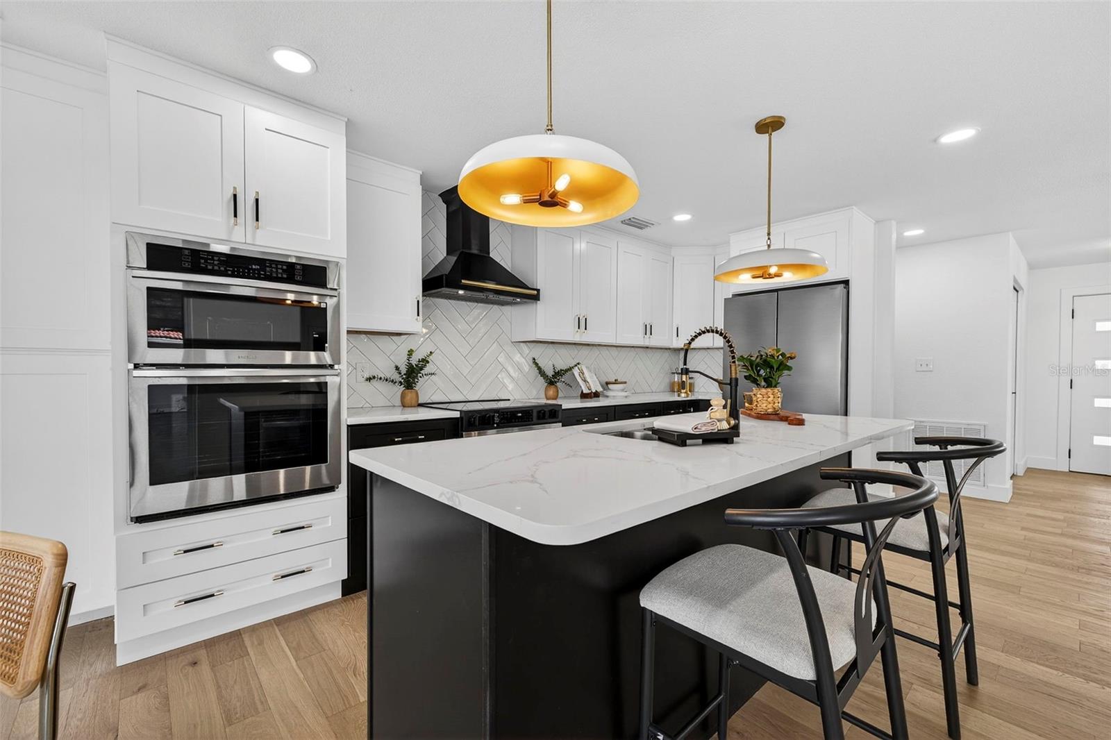 Listing photo id 16 for 4426 43rd Street S