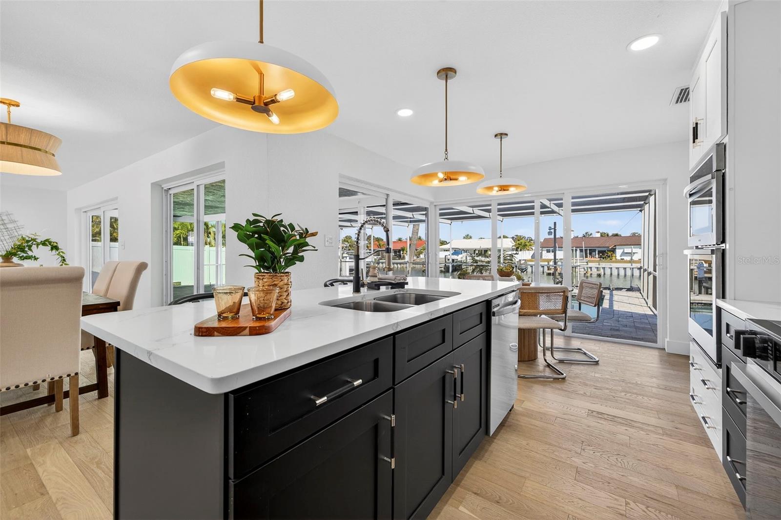 Listing photo id 18 for 4426 43rd Street S