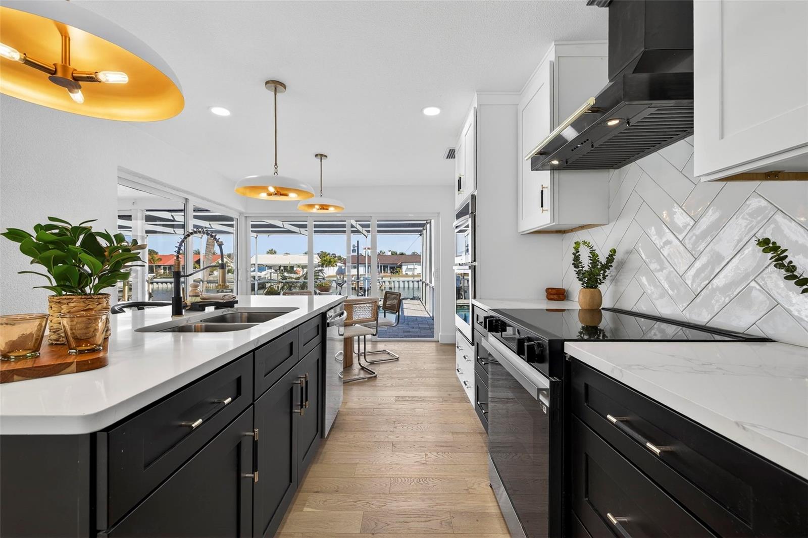 Listing photo id 19 for 4426 43rd Street S