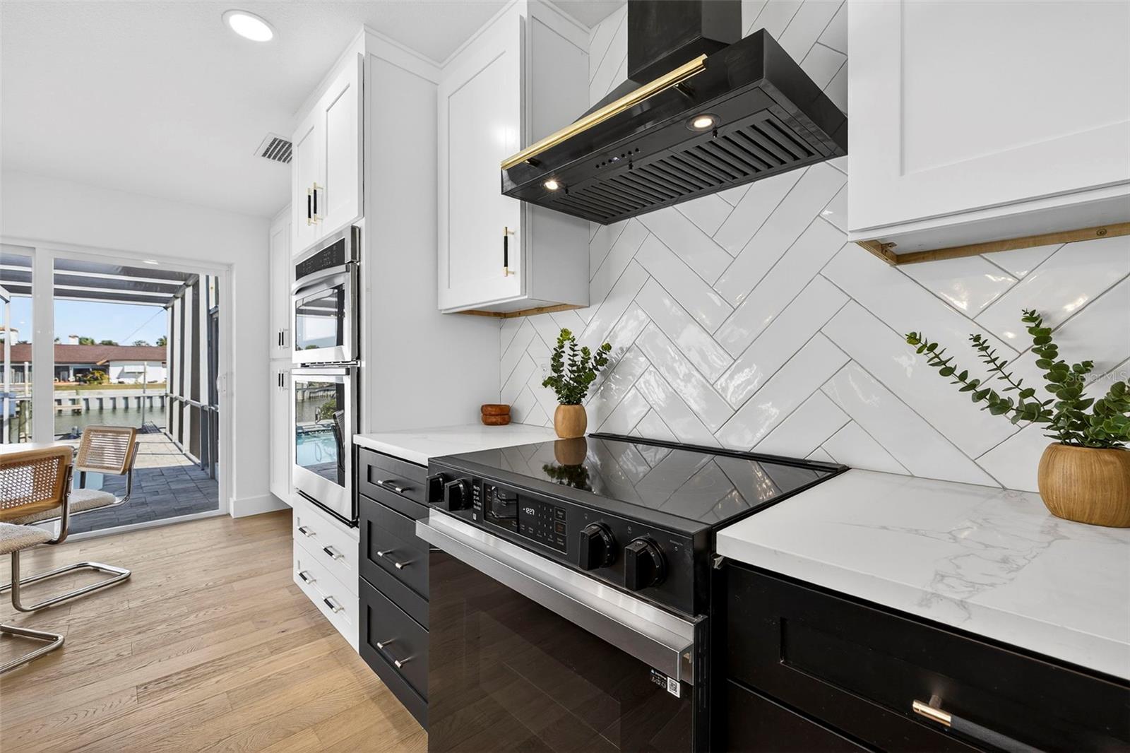 Listing photo id 20 for 4426 43rd Street S