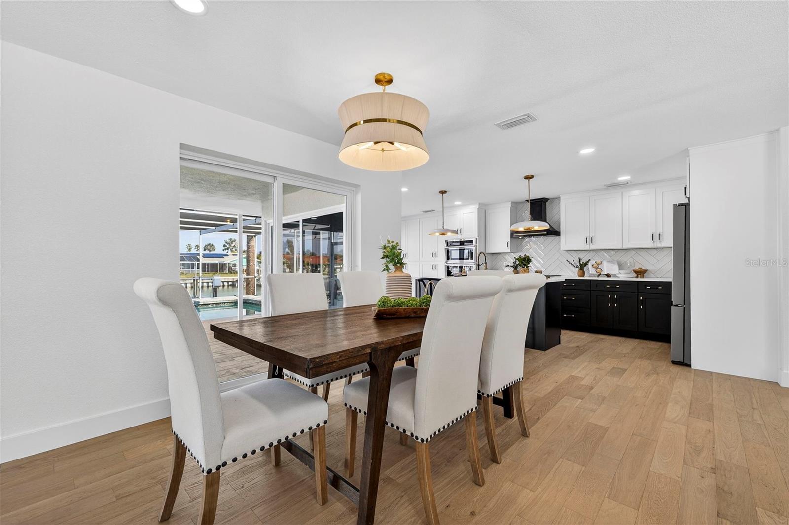 Listing photo id 25 for 4426 43rd Street S