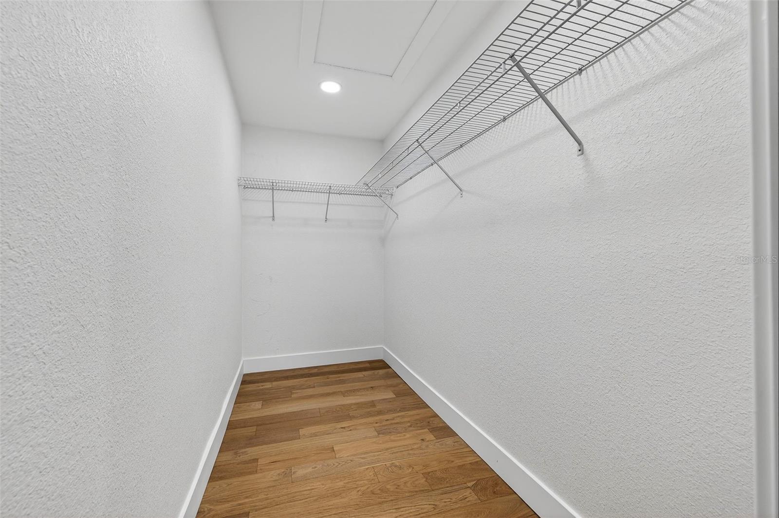 Listing photo id 28 for 4426 43rd Street S