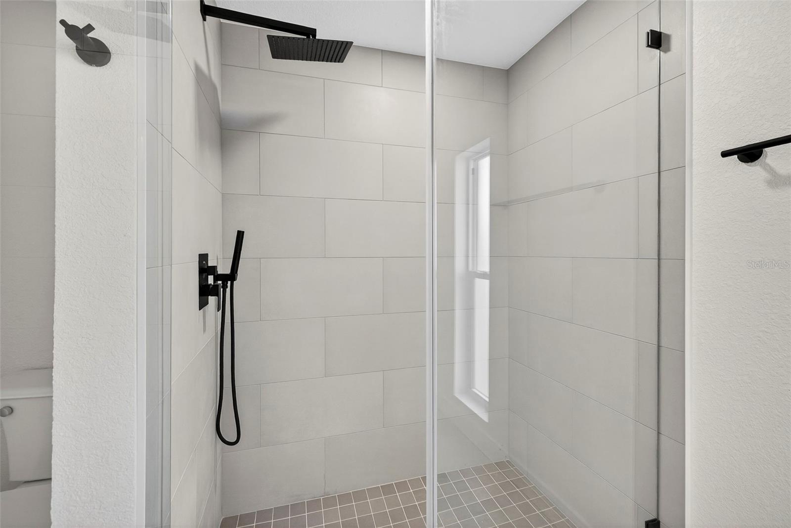 Listing photo id 30 for 4426 43rd Street S