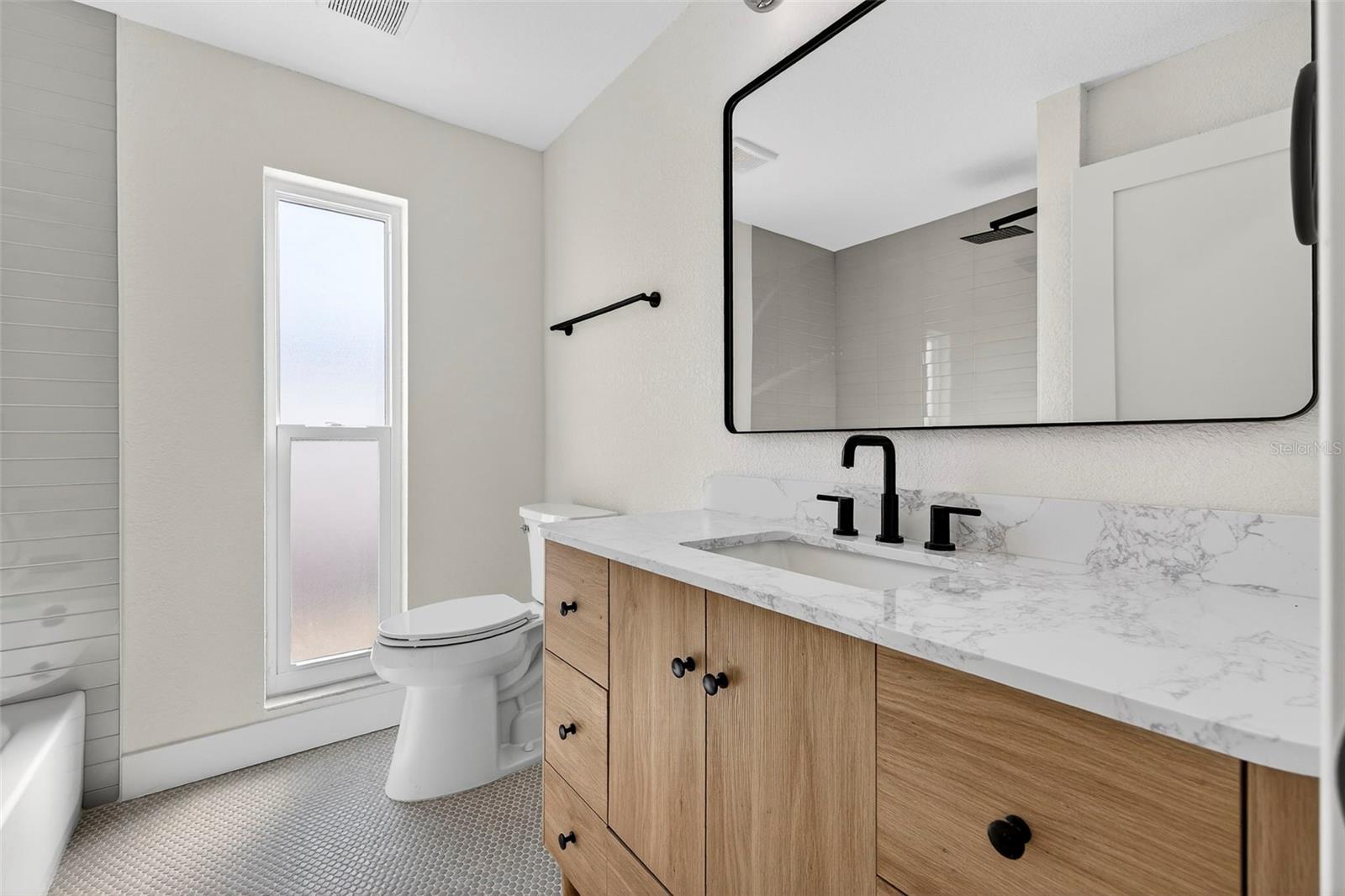 Listing photo id 33 for 4426 43rd Street S