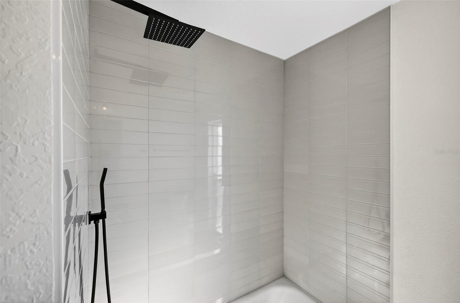 Listing photo id 34 for 4426 43rd Street S