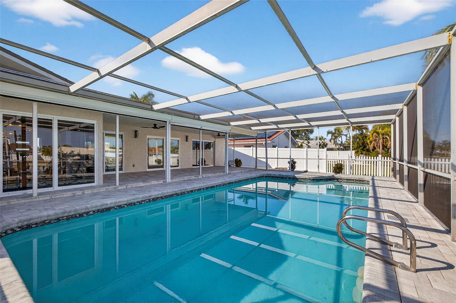 Listing photo id 38 for 4426 43rd Street S