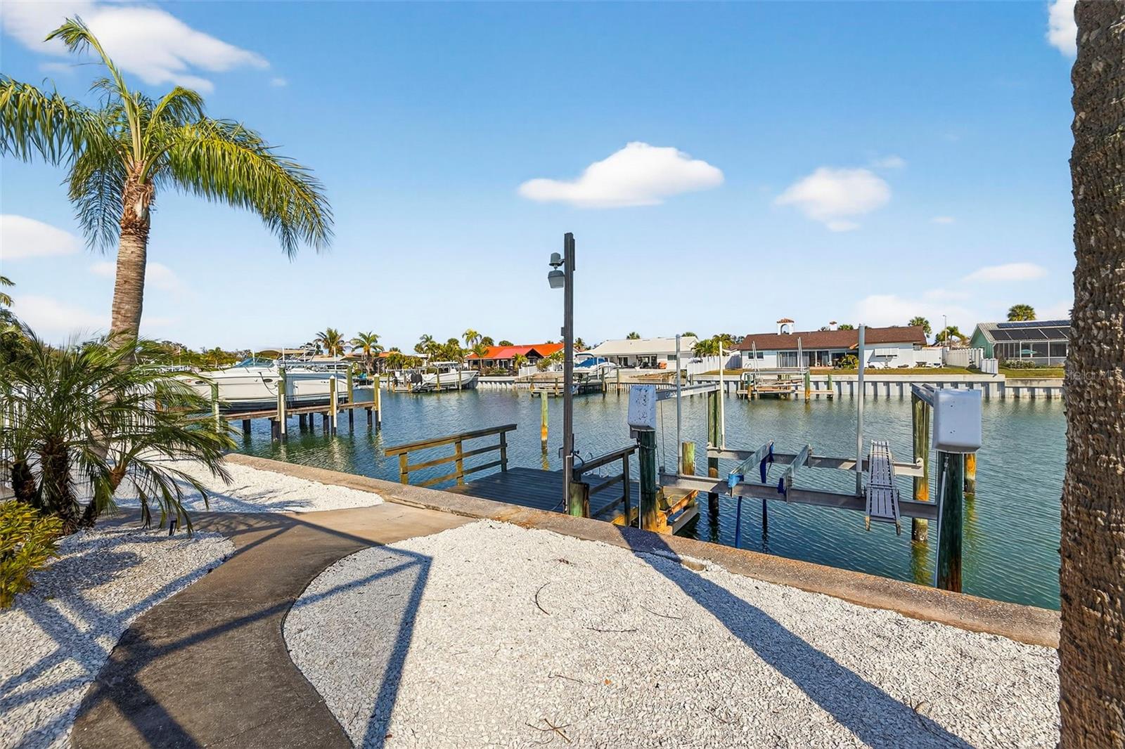 Listing photo id 41 for 4426 43rd Street S