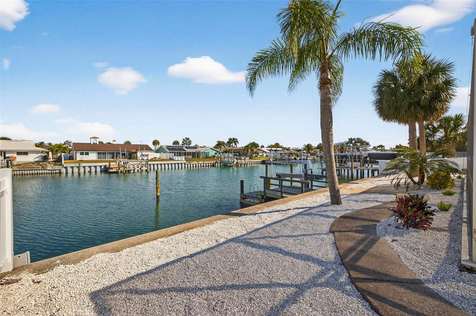 Listing photo id 42 for 4426 43rd Street S