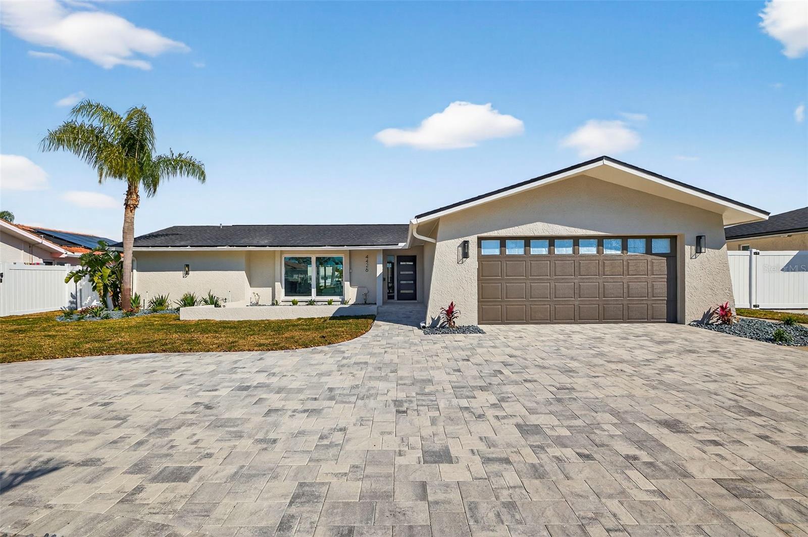 Listing photo id 45 for 4426 43rd Street S