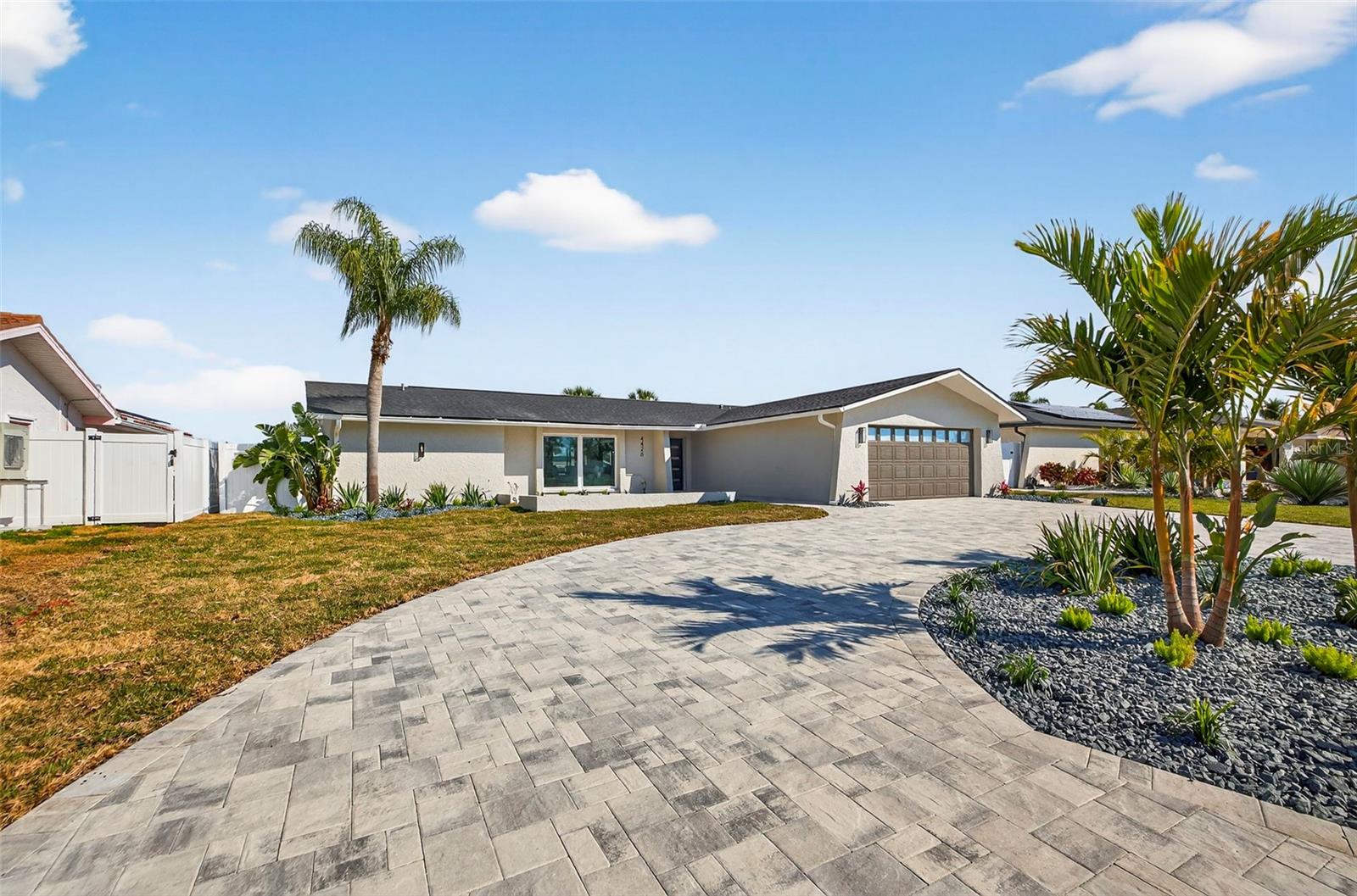 Listing photo id 46 for 4426 43rd Street S