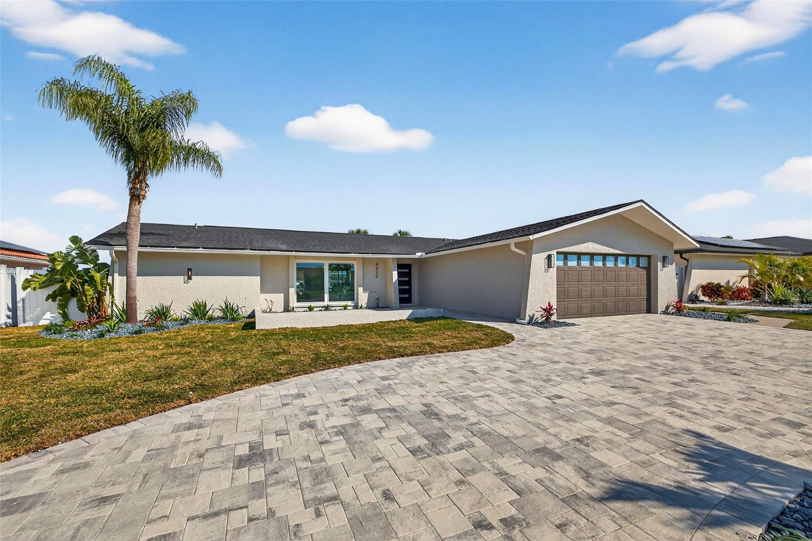 Listing photo id 47 for 4426 43rd Street S