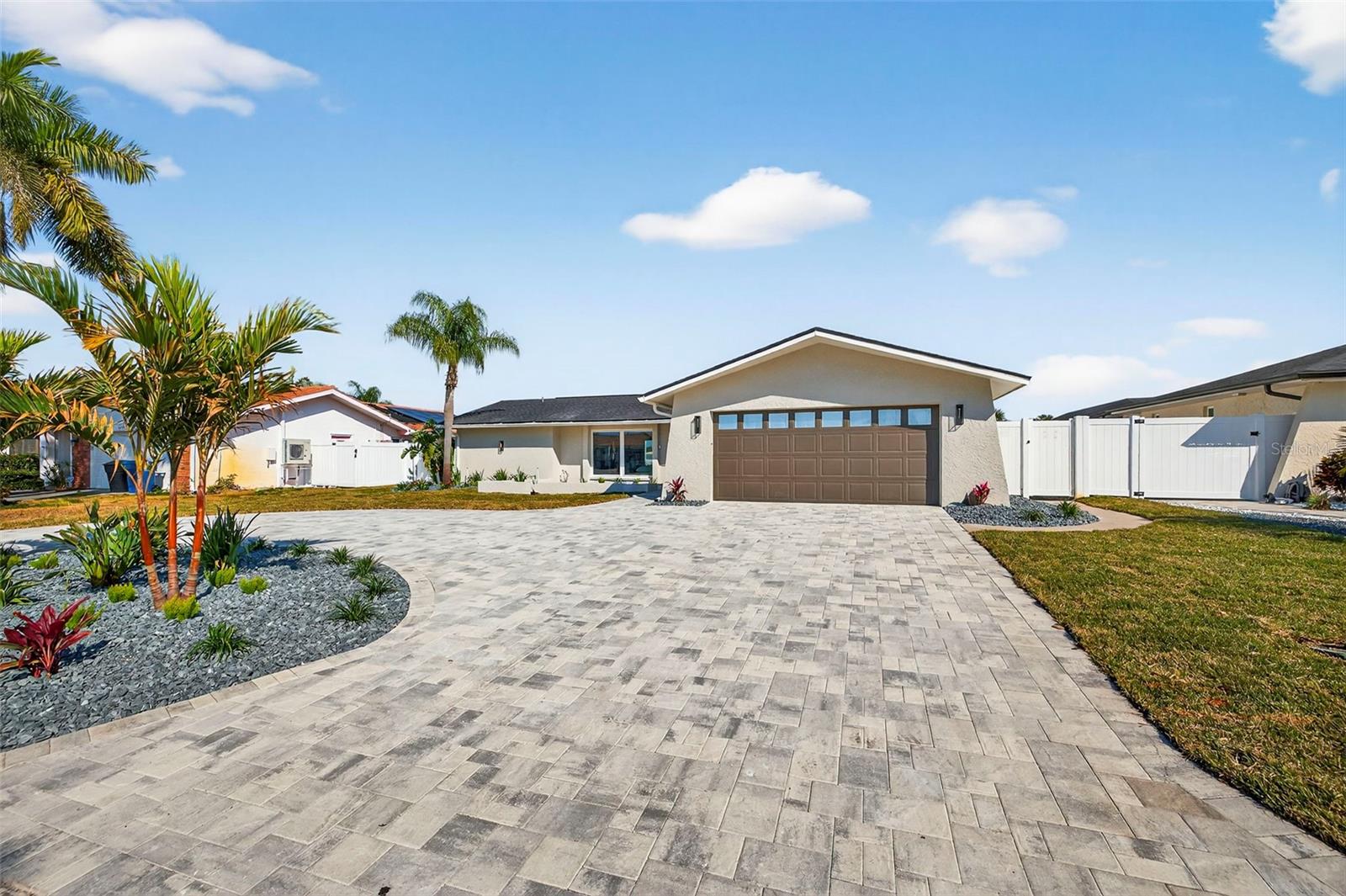 Listing photo id 48 for 4426 43rd Street S