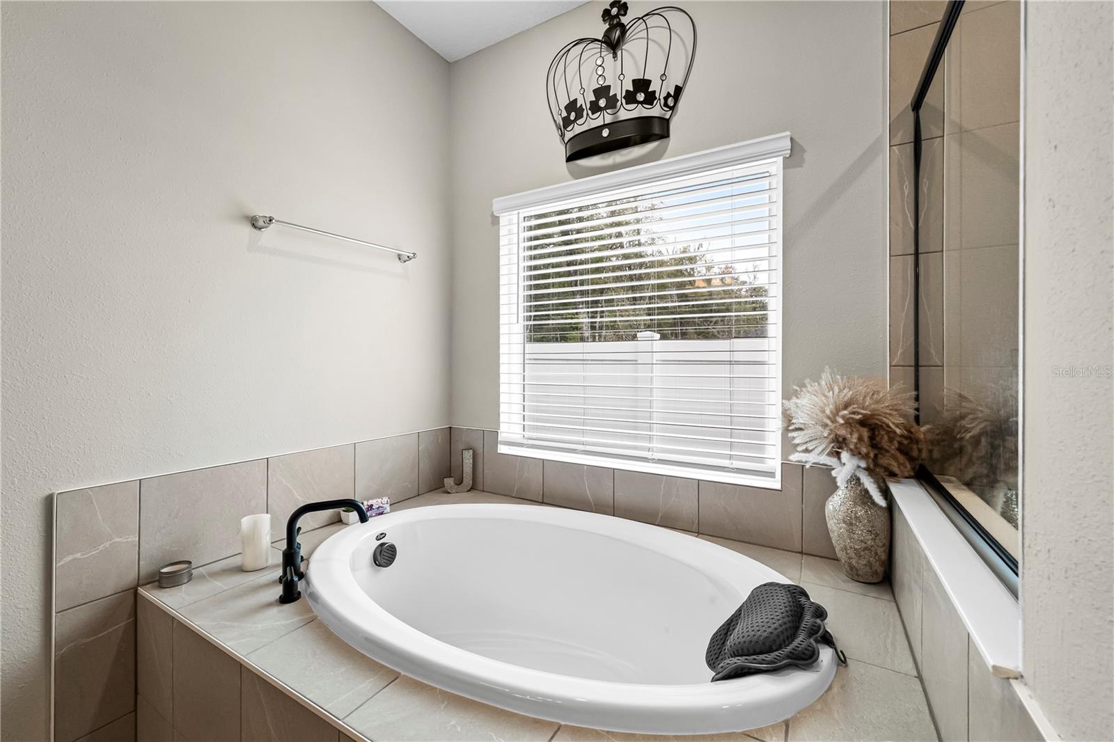 Image 22 of 38 For 2246 Palisade Point