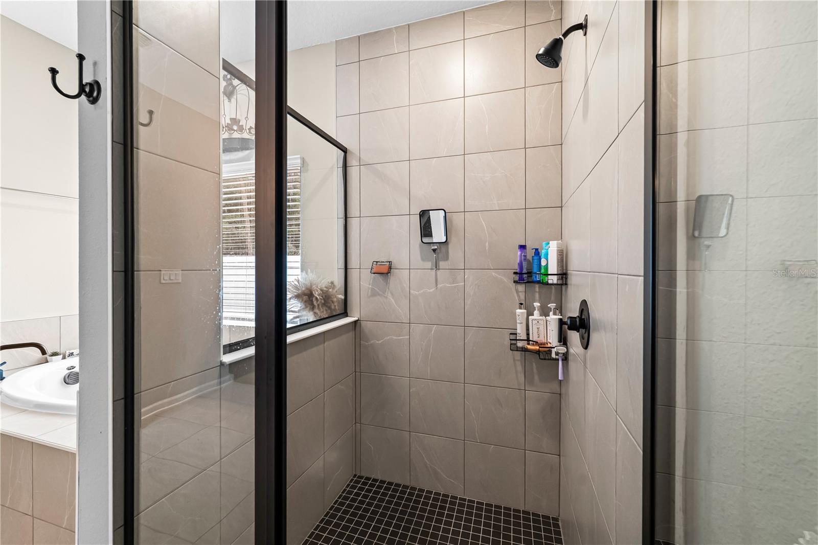 Image 23 of 38 For 2246 Palisade Point