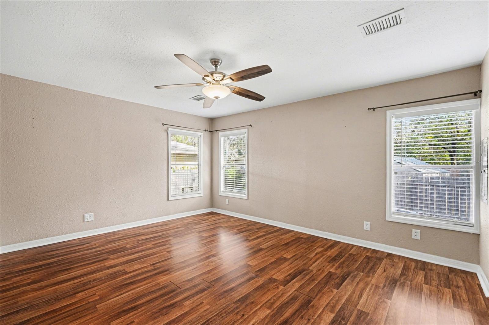 Image 14 of 37 For 14446 Shangrila Lane