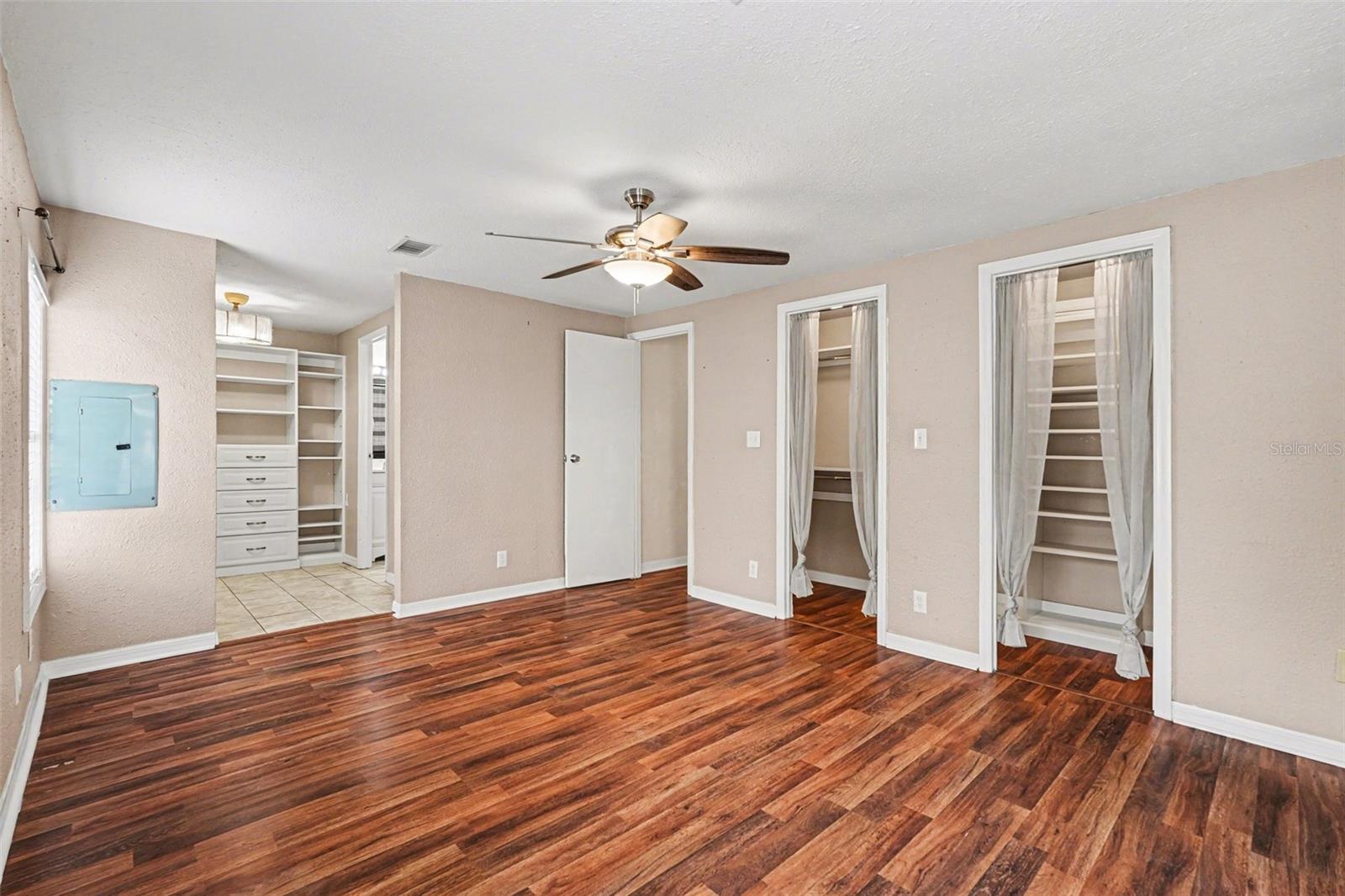 Image 16 of 37 For 14446 Shangrila Lane