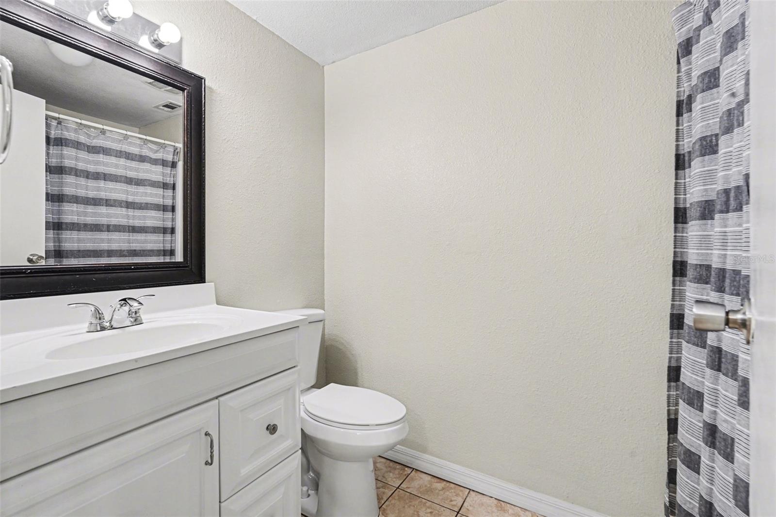 Image 18 of 37 For 14446 Shangrila Lane