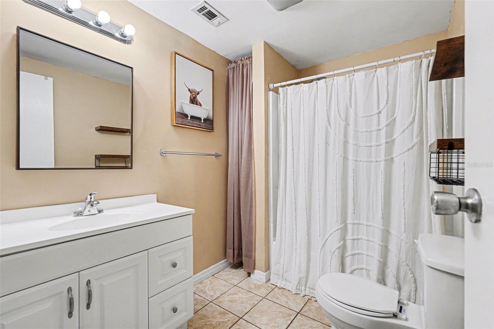 Image 21 of 37 For 14446 Shangrila Lane