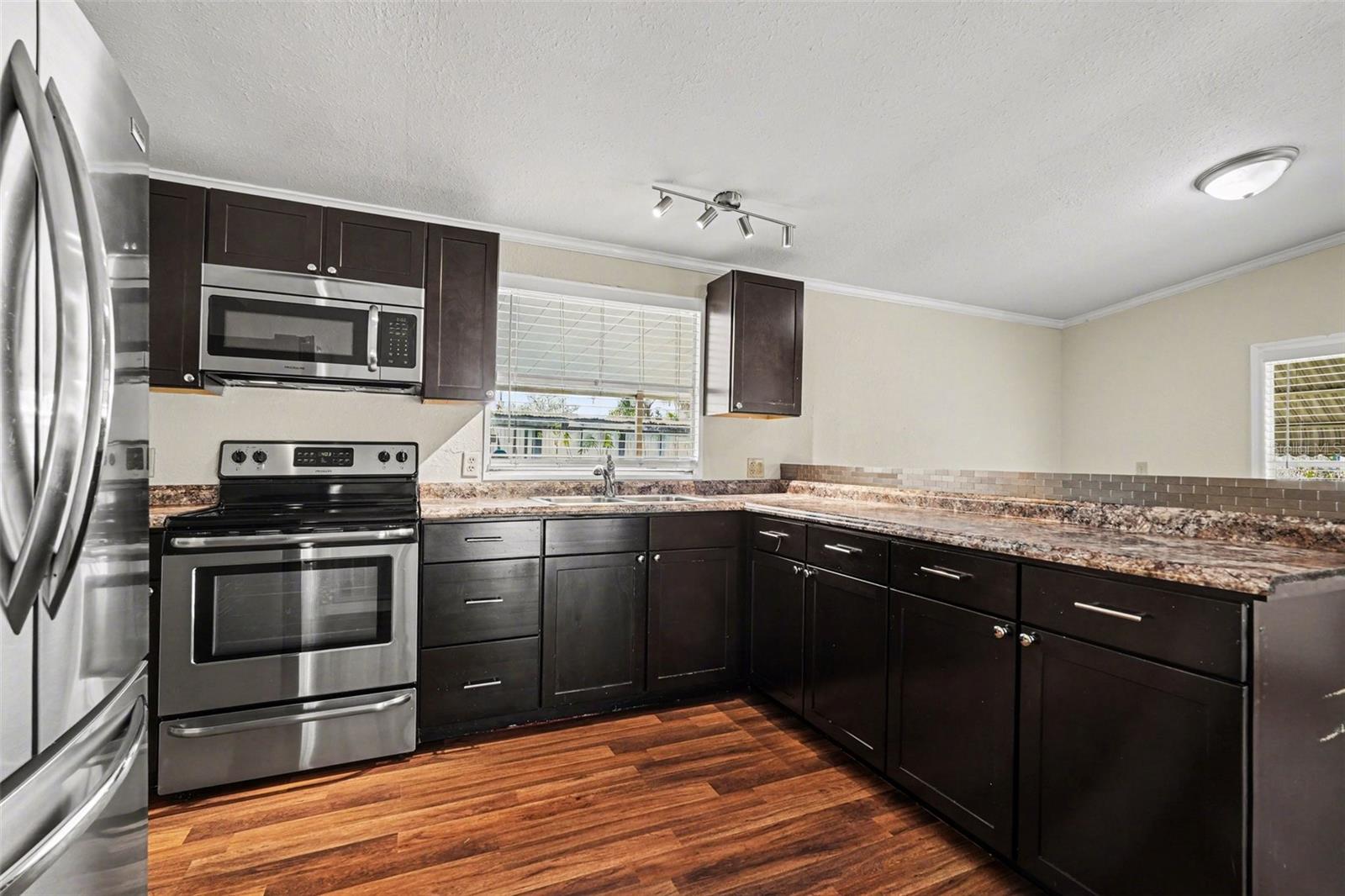 Image 3 of 37 For 14446 Shangrila Lane