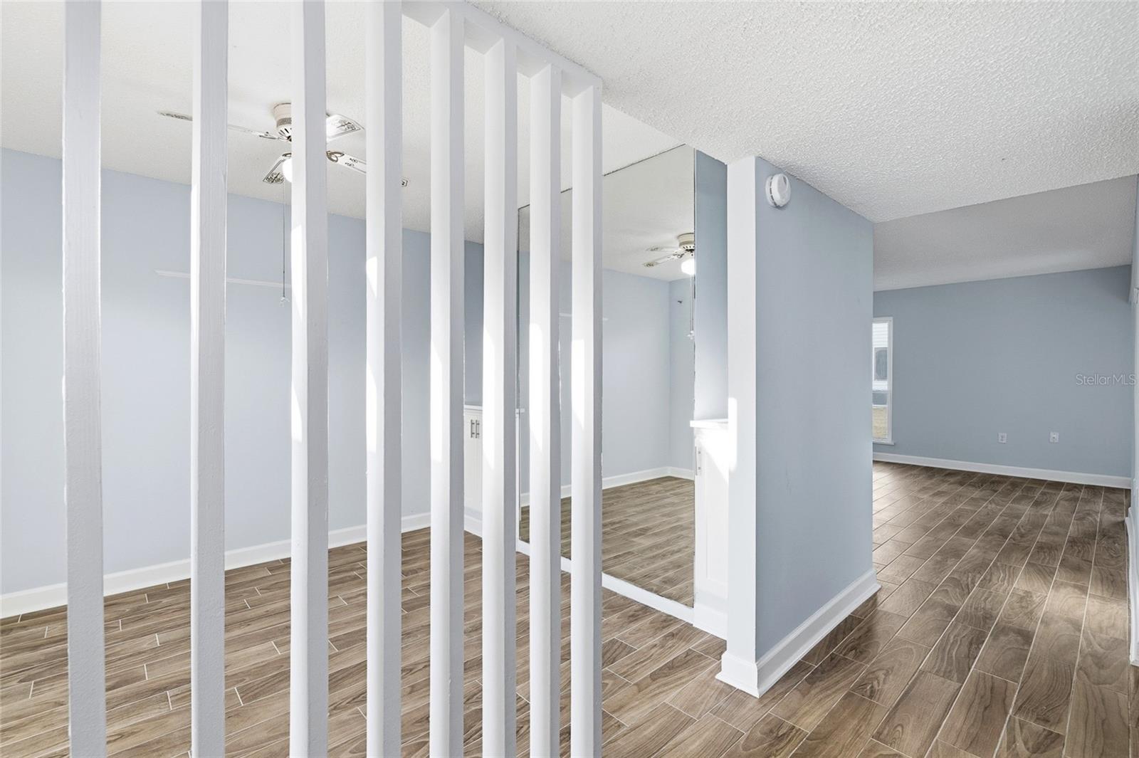 Listing photo id 15 for 1 Windrush Boulevard 21