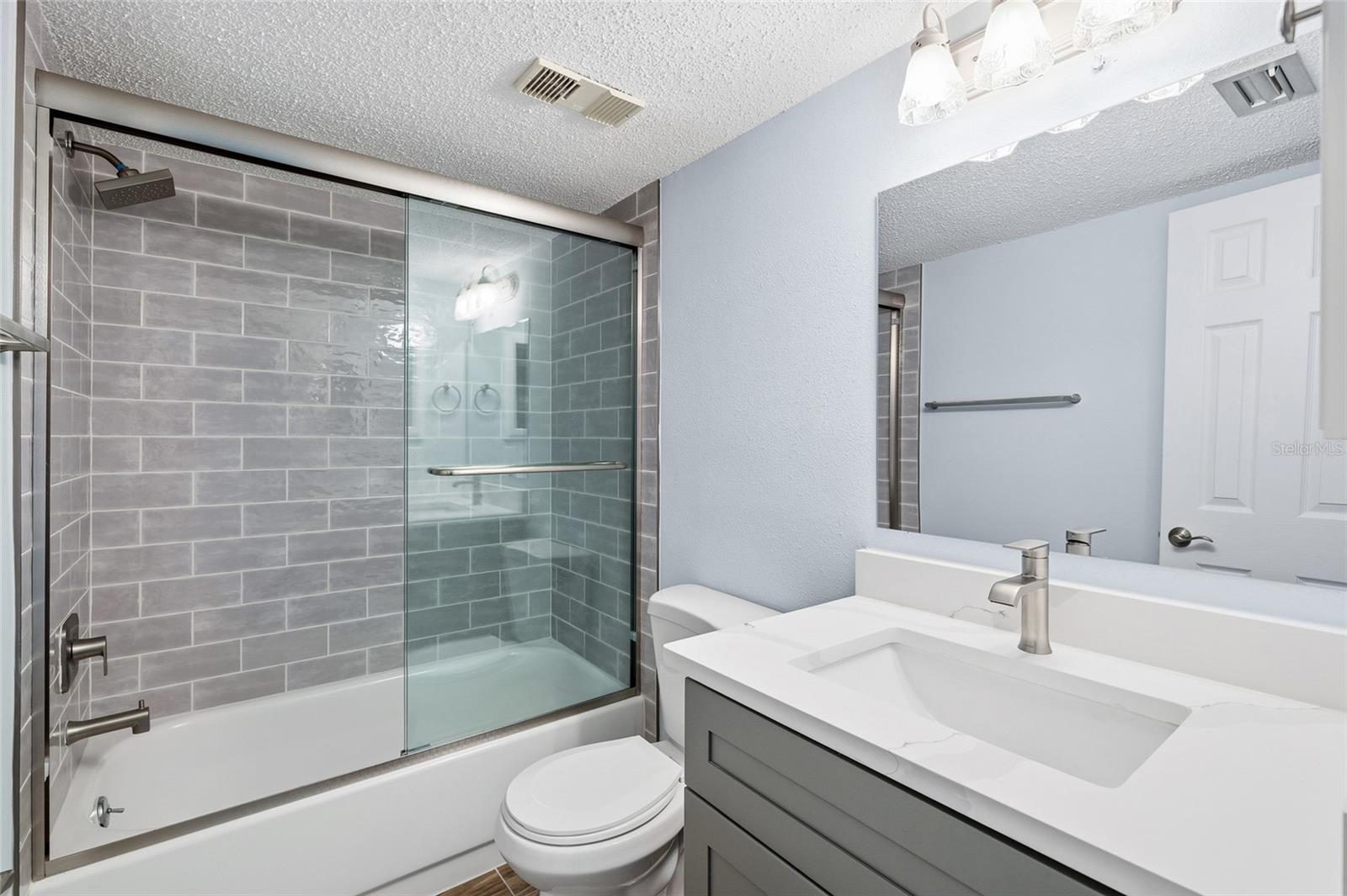 Listing photo id 20 for 1 Windrush Boulevard 21