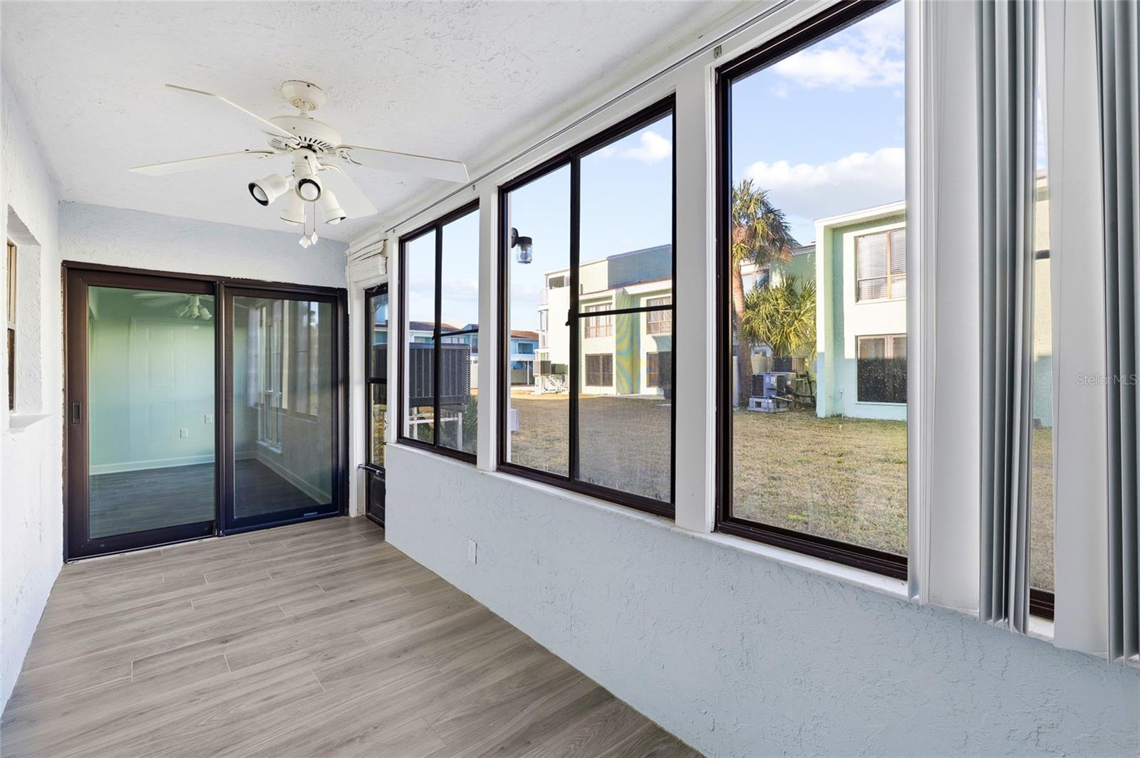 Listing photo id 29 for 1 Windrush Boulevard 21