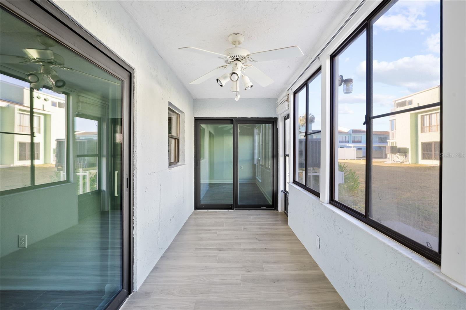 Listing photo id 30 for 1 Windrush Boulevard 21