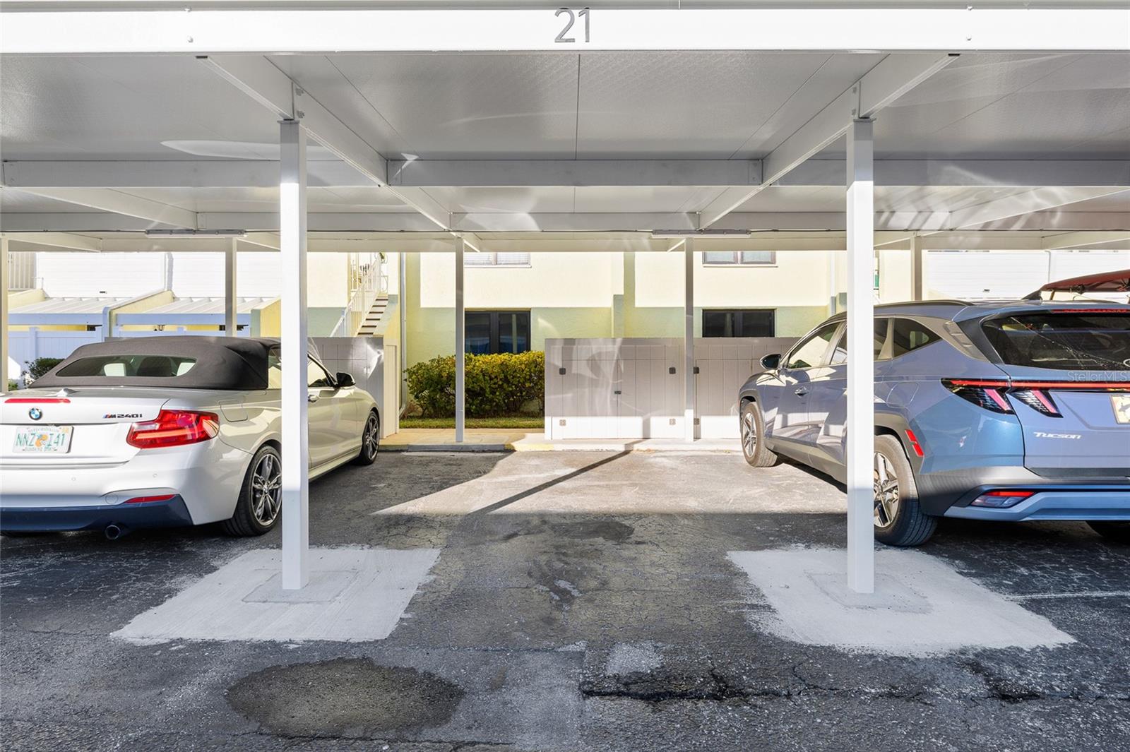 Listing photo id 36 for 1 Windrush Boulevard 21